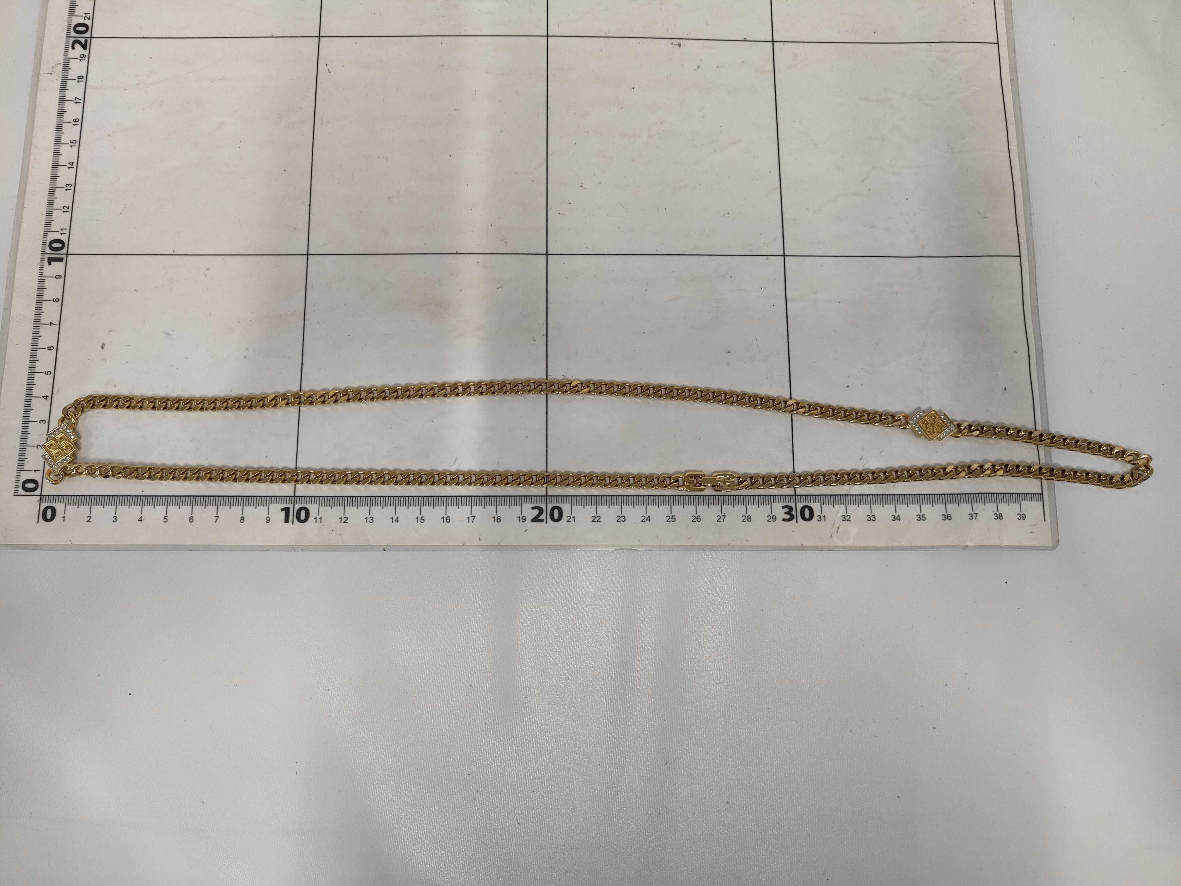G-logo rhinestone diamond-shaped curb chain gold chain necklace. — view 7