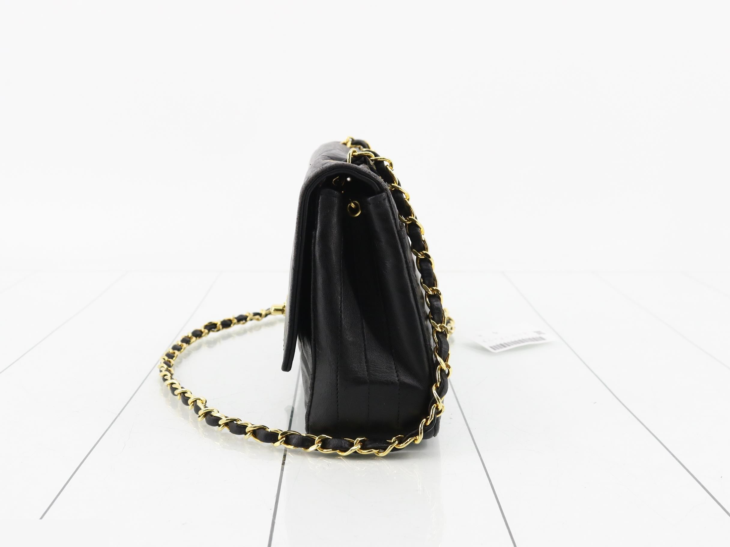 Matelassé (bag) - Shoulder bag — view 3