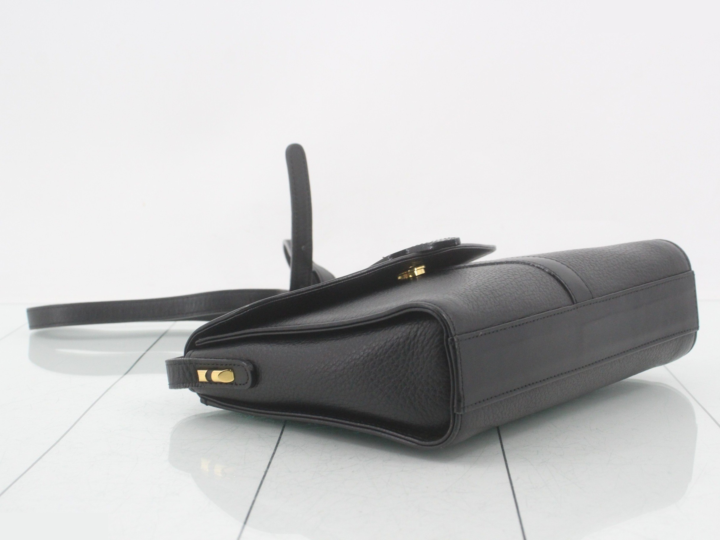 Leather shoulder bag, black, gold hardware. — view 5