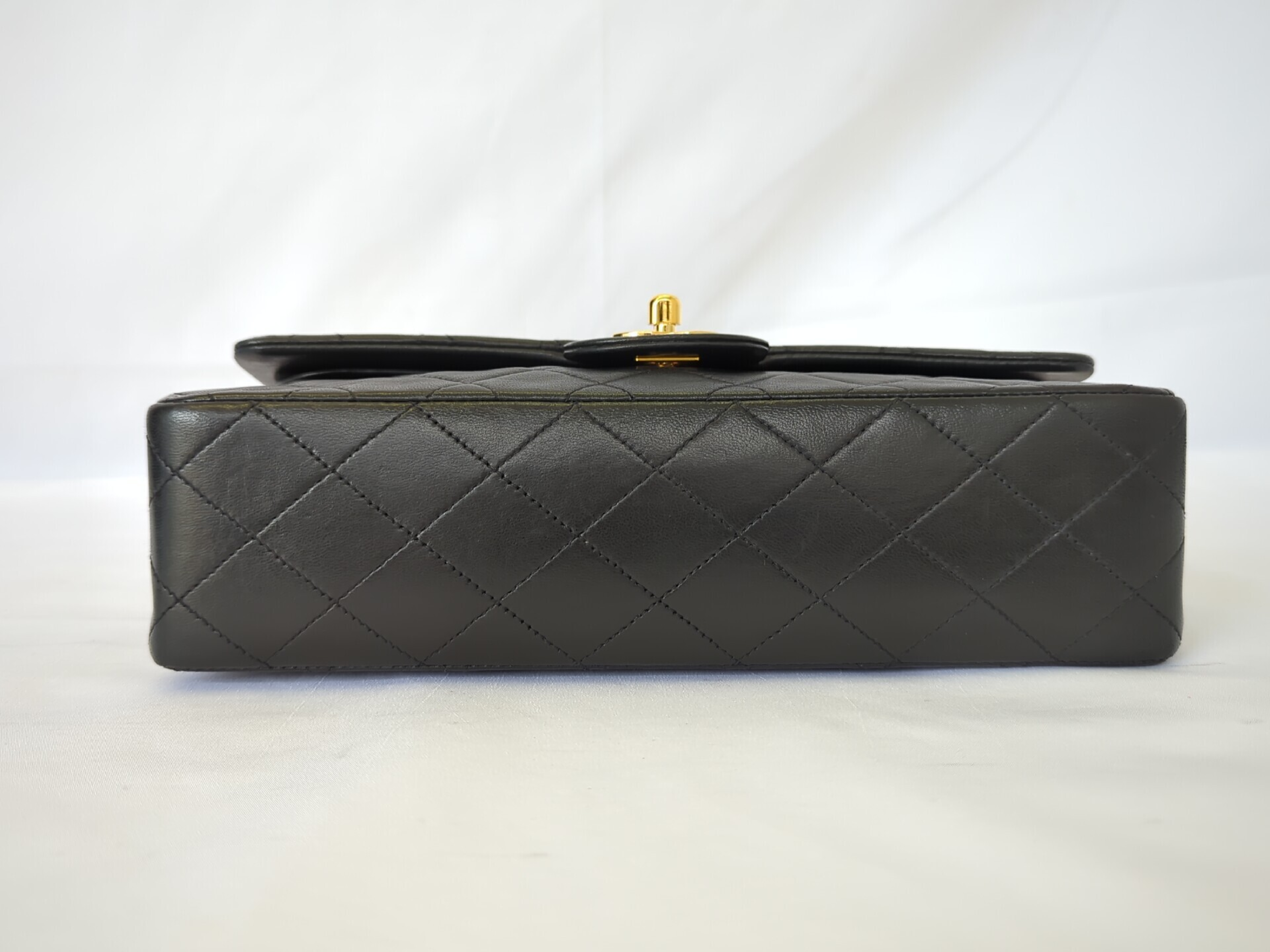 Lambskin W Flap 25 Black 2nd Shoulder Bag — view 5