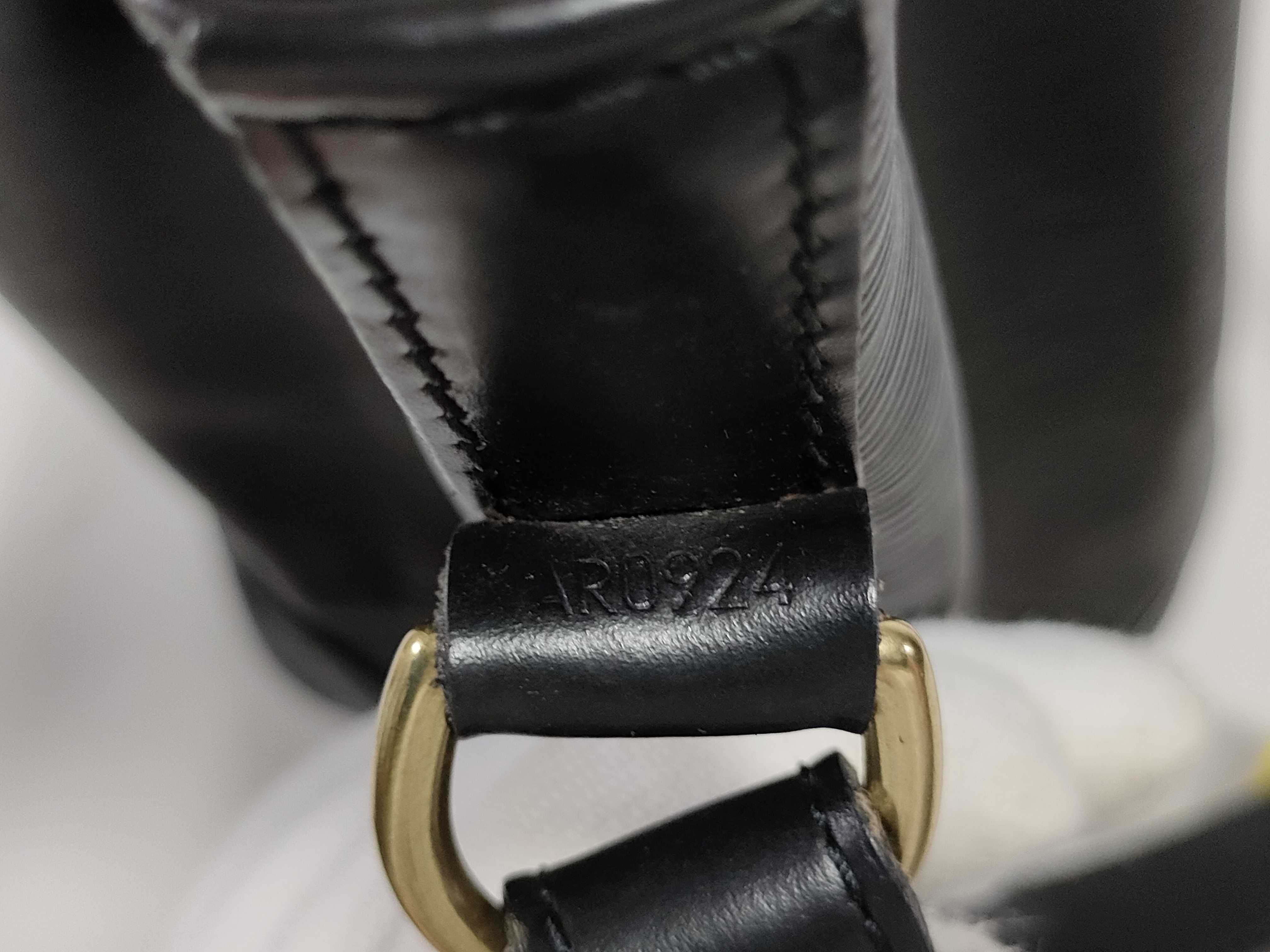 Epi Noe Noir Shoulder Bag — view 11