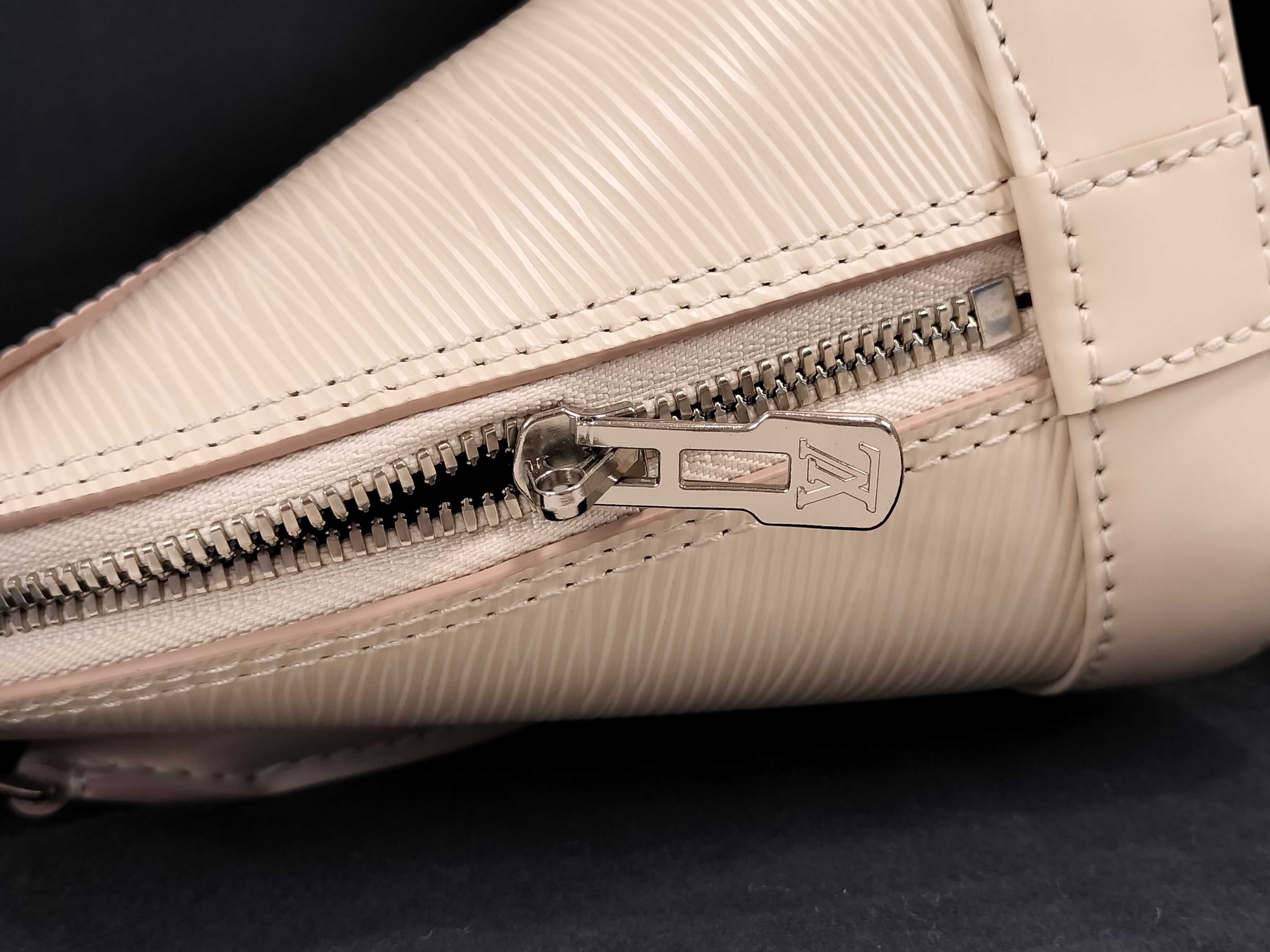 Epi Alma BB M58706 Quartz NFC Handbag — view 13