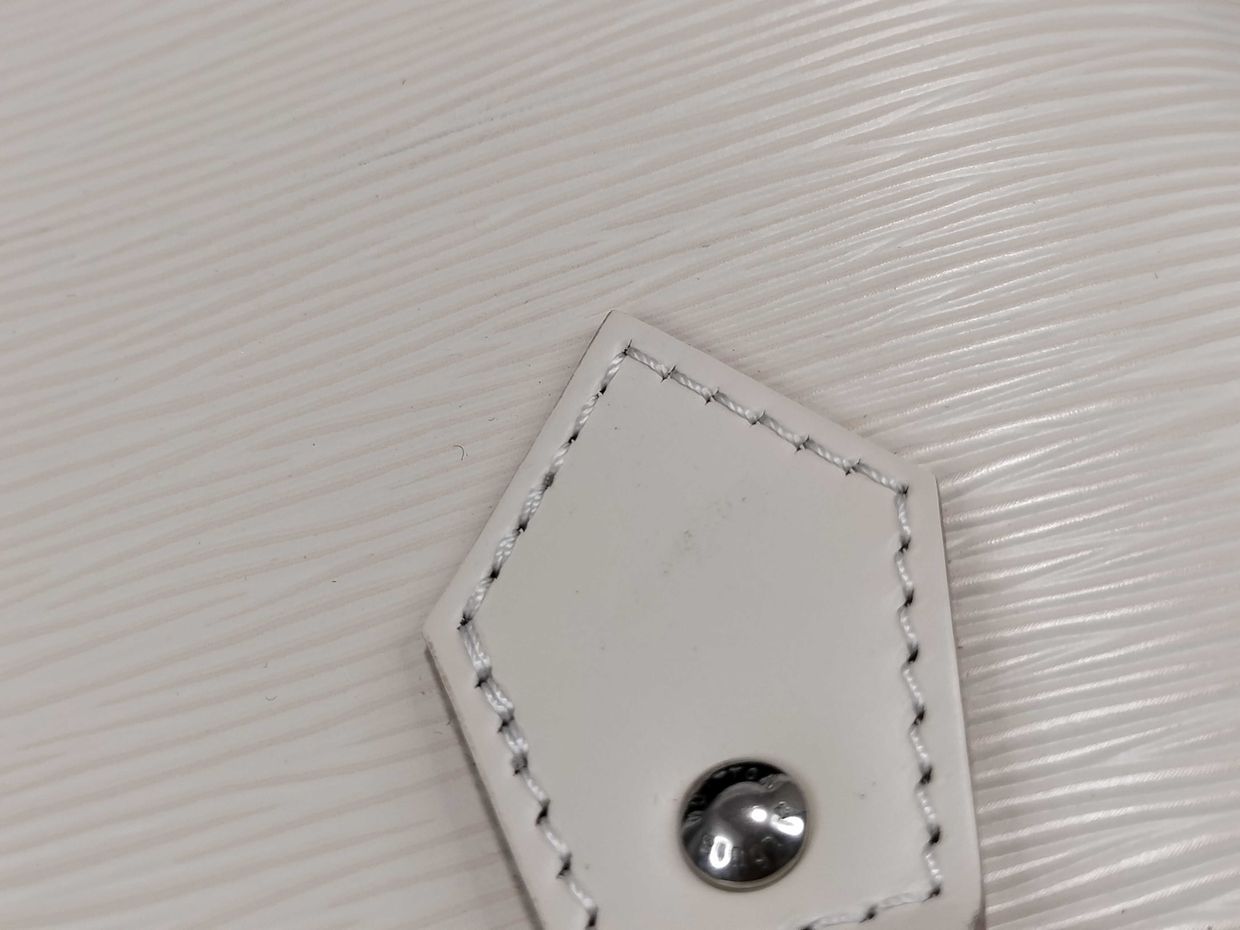 Epi Alma BB M58706 Quartz NFC Handbag — view 14