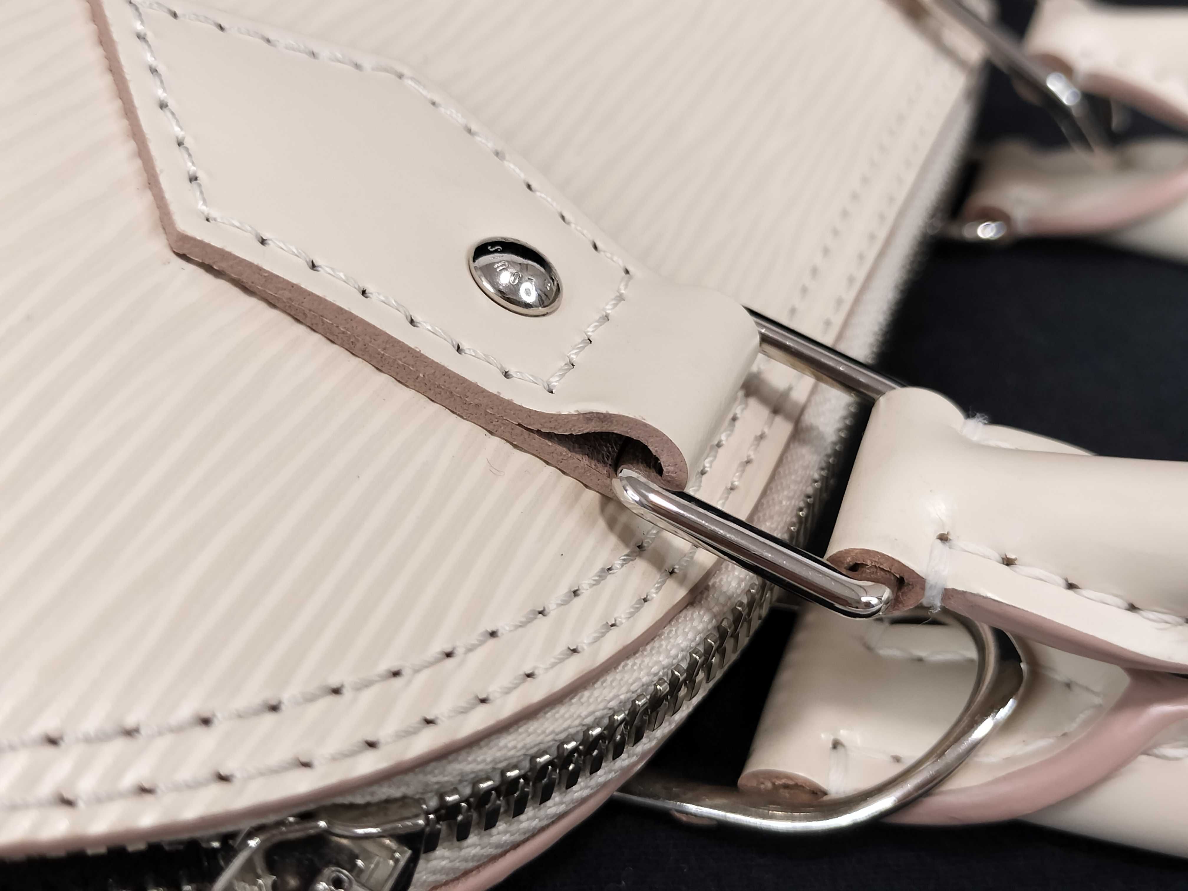 Epi Alma BB M58706 Quartz NFC Handbag — view 5