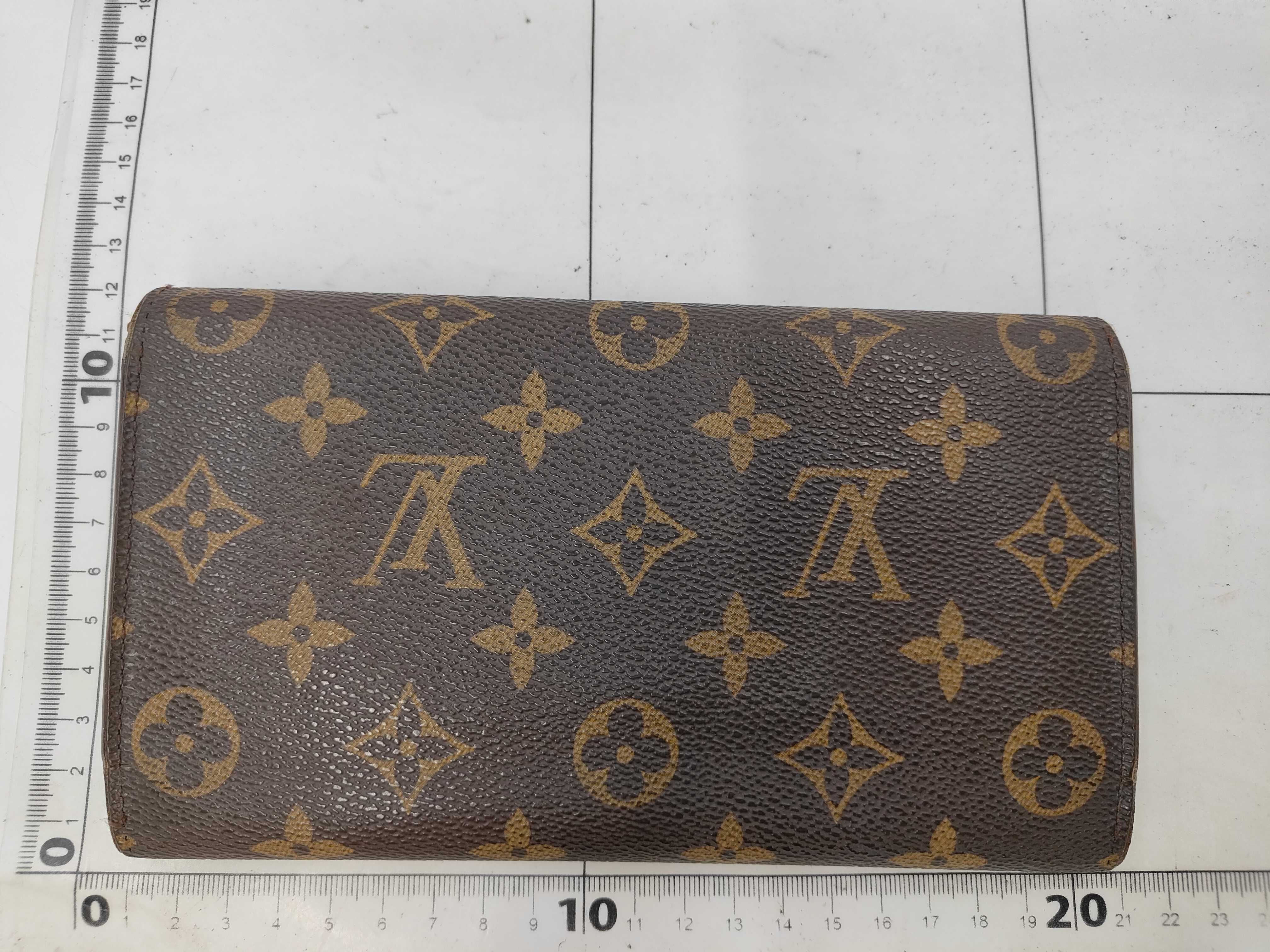 Monogram / Portefeuille Tresor International / M61215 / Long Wallet / PVC Wallet — view 2
