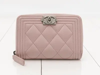 Boy Chanel coin case