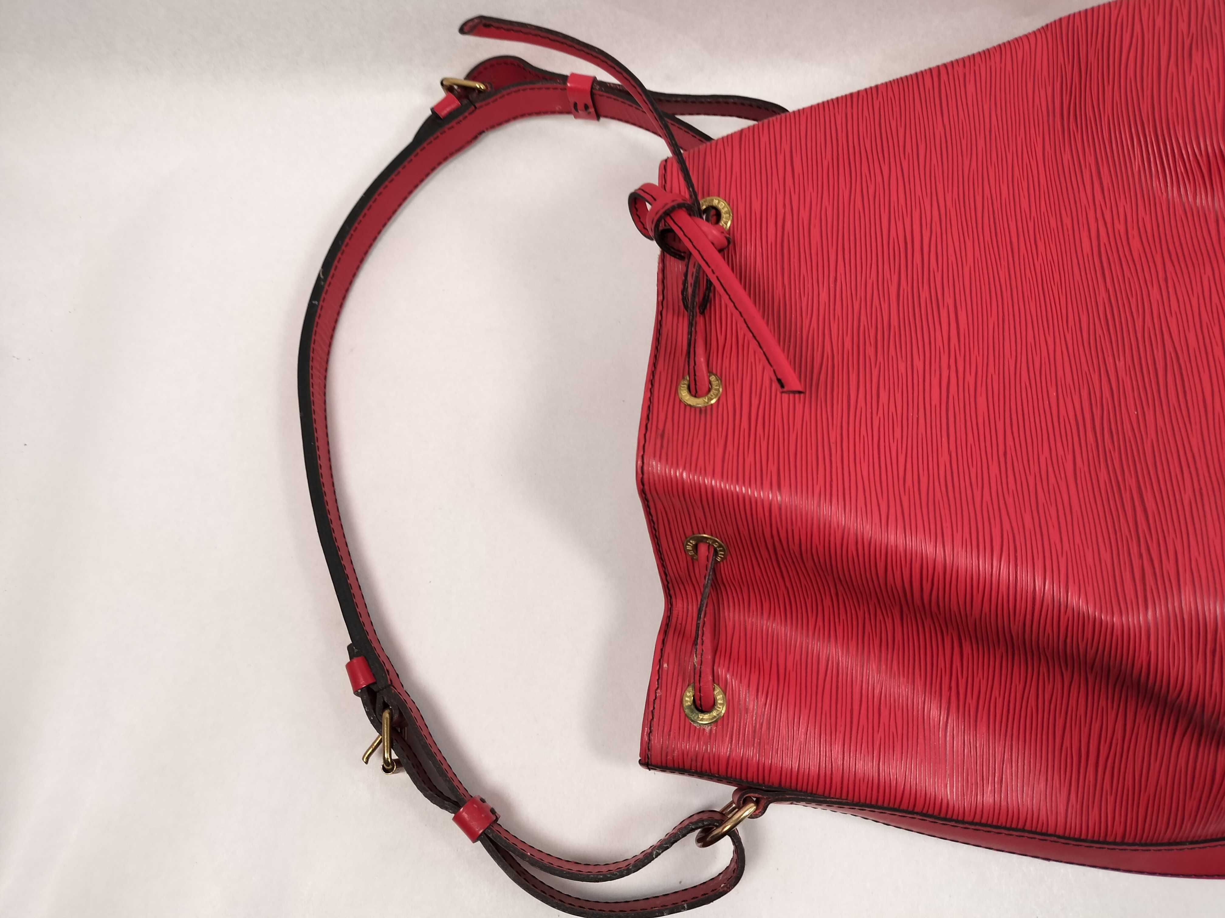 Epi Louis Vuitton Petit Noé Epi Shoulder Bag Epi Leather Red M59007 Shoulder Bag — view 3