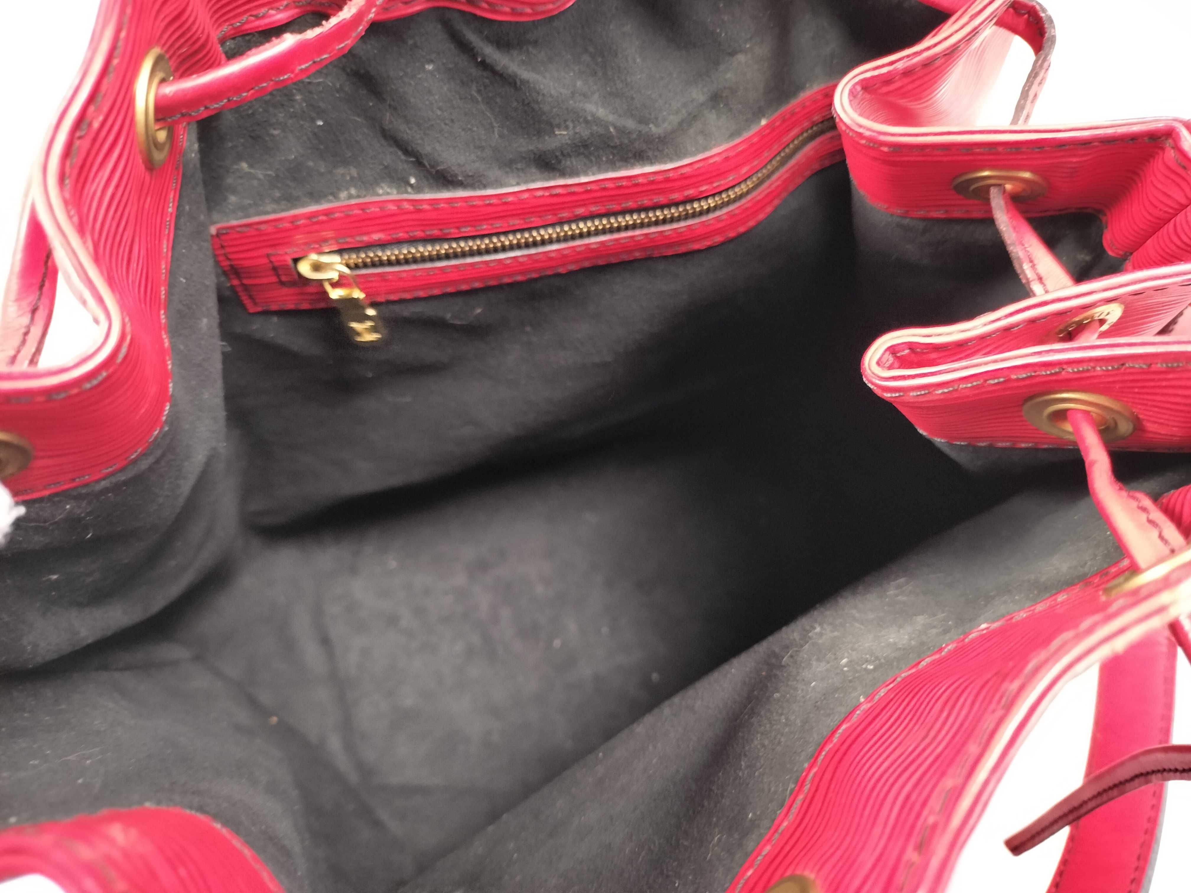 Epi Louis Vuitton Petit Noé Epi Shoulder Bag Epi Leather Red M59007 Shoulder Bag — view 9