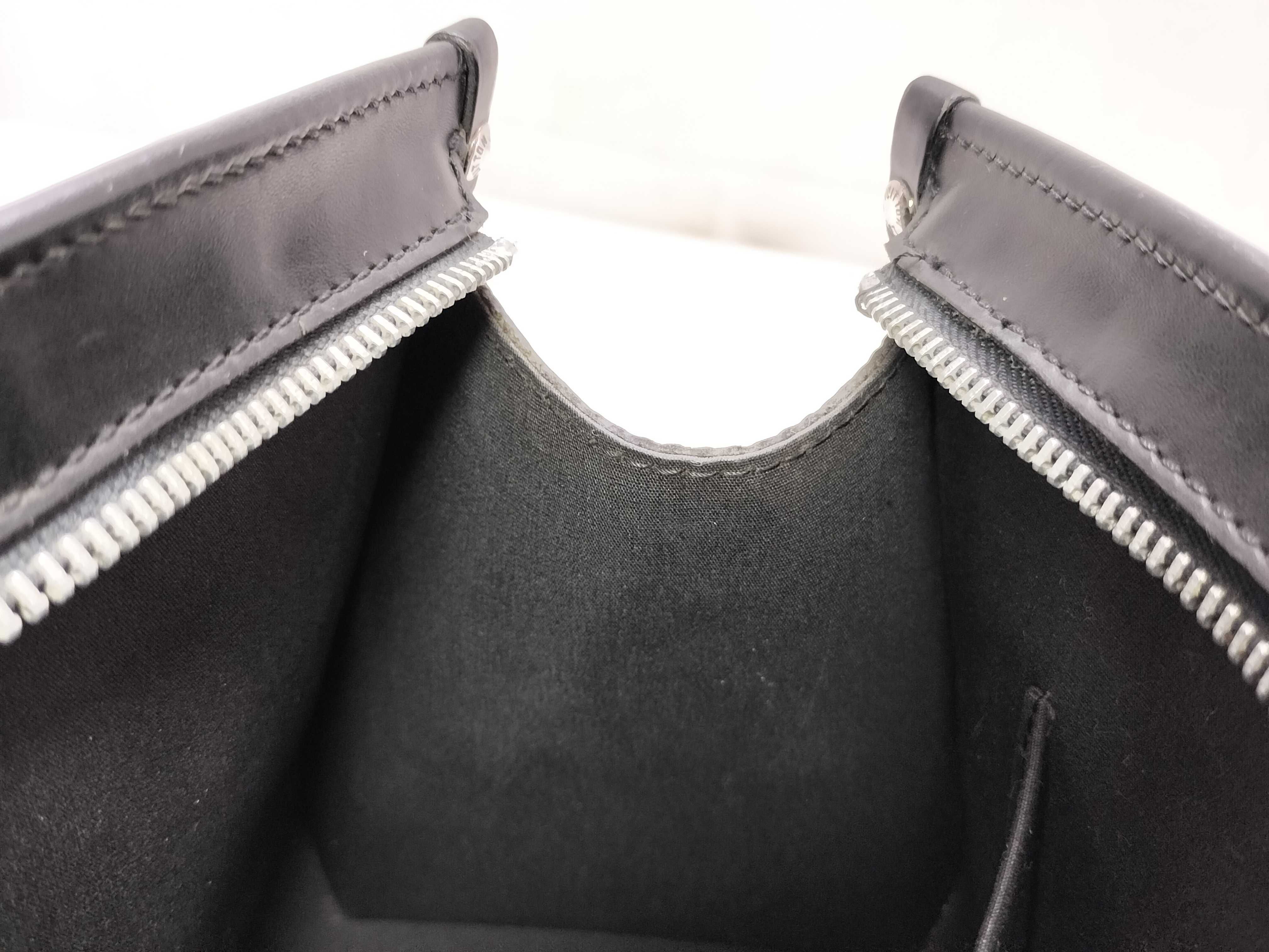 Epi LV Epi Madeleine PM M59332 Black Handbag — view 12
