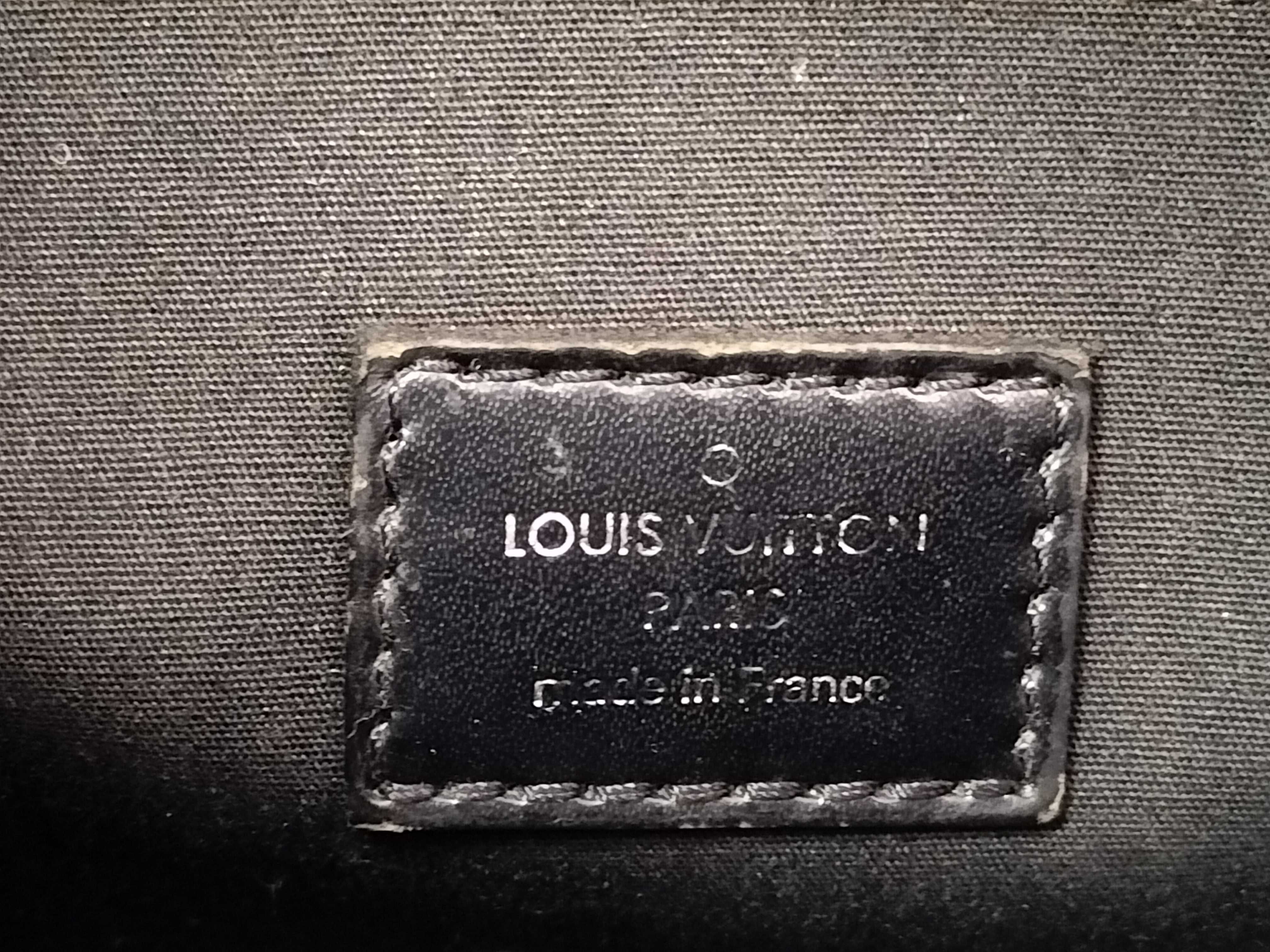 Epi LV Epi Madeleine PM M59332 Black Handbag — view 9