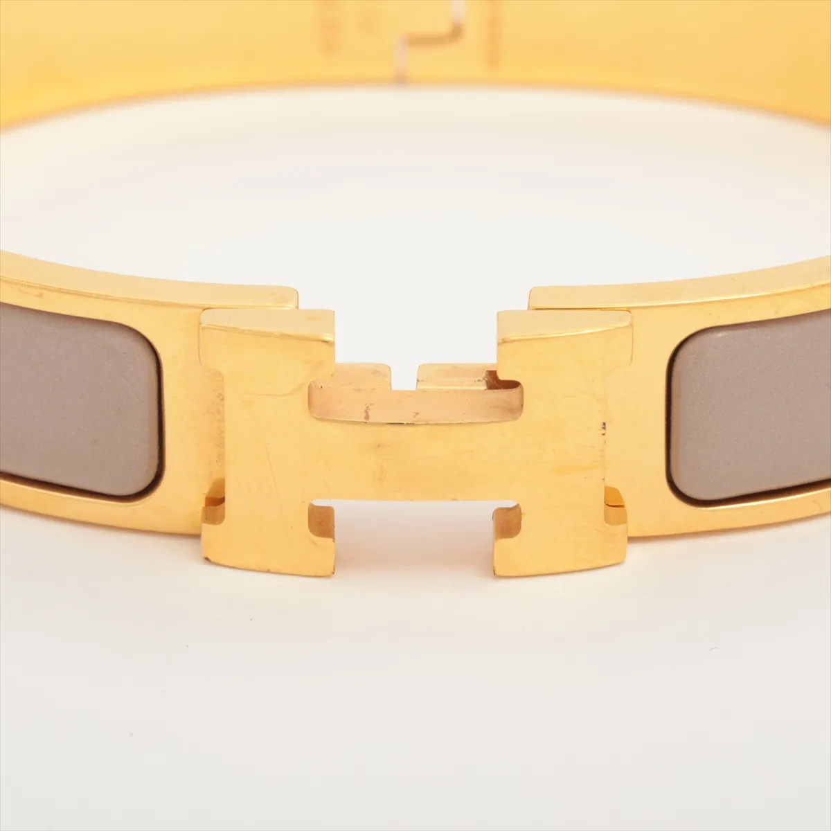 Click Crack H Bangle Bracelet GP x Enamel Greige x Gold Scratches Dullness Dirt Discoloration — view 3