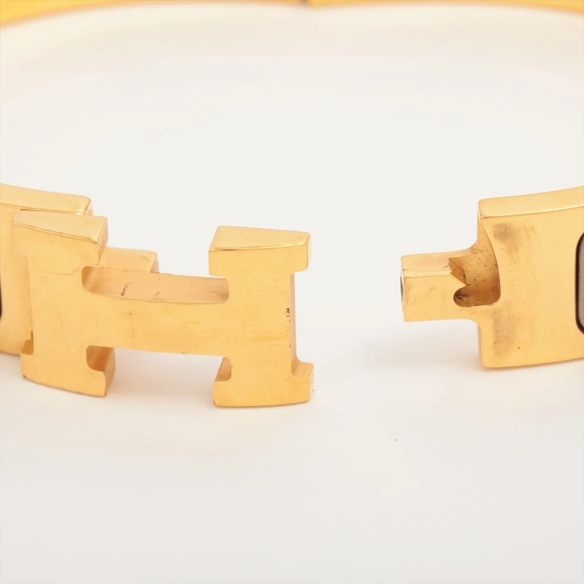 Click Crack H Bangle Bracelet GP x Enamel Greige x Gold Scratches Dullness Dirt Discoloration — view 5