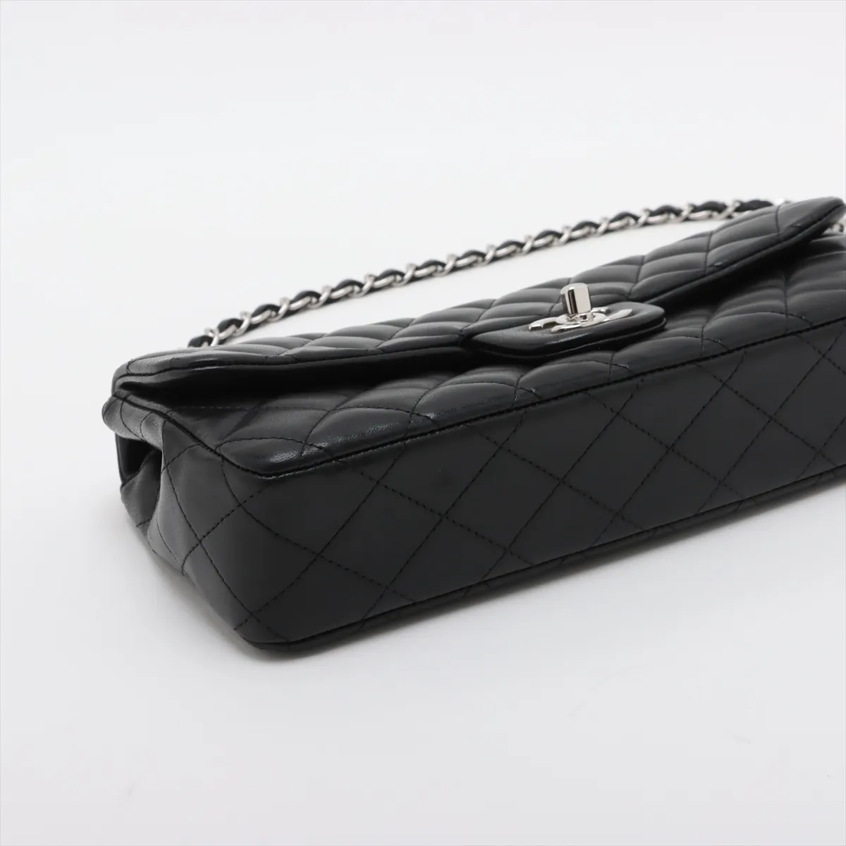 Matelasse Lambskin Single Flap Single Chain Bag Black Silver Hardware 12402235 12th Series — view 4