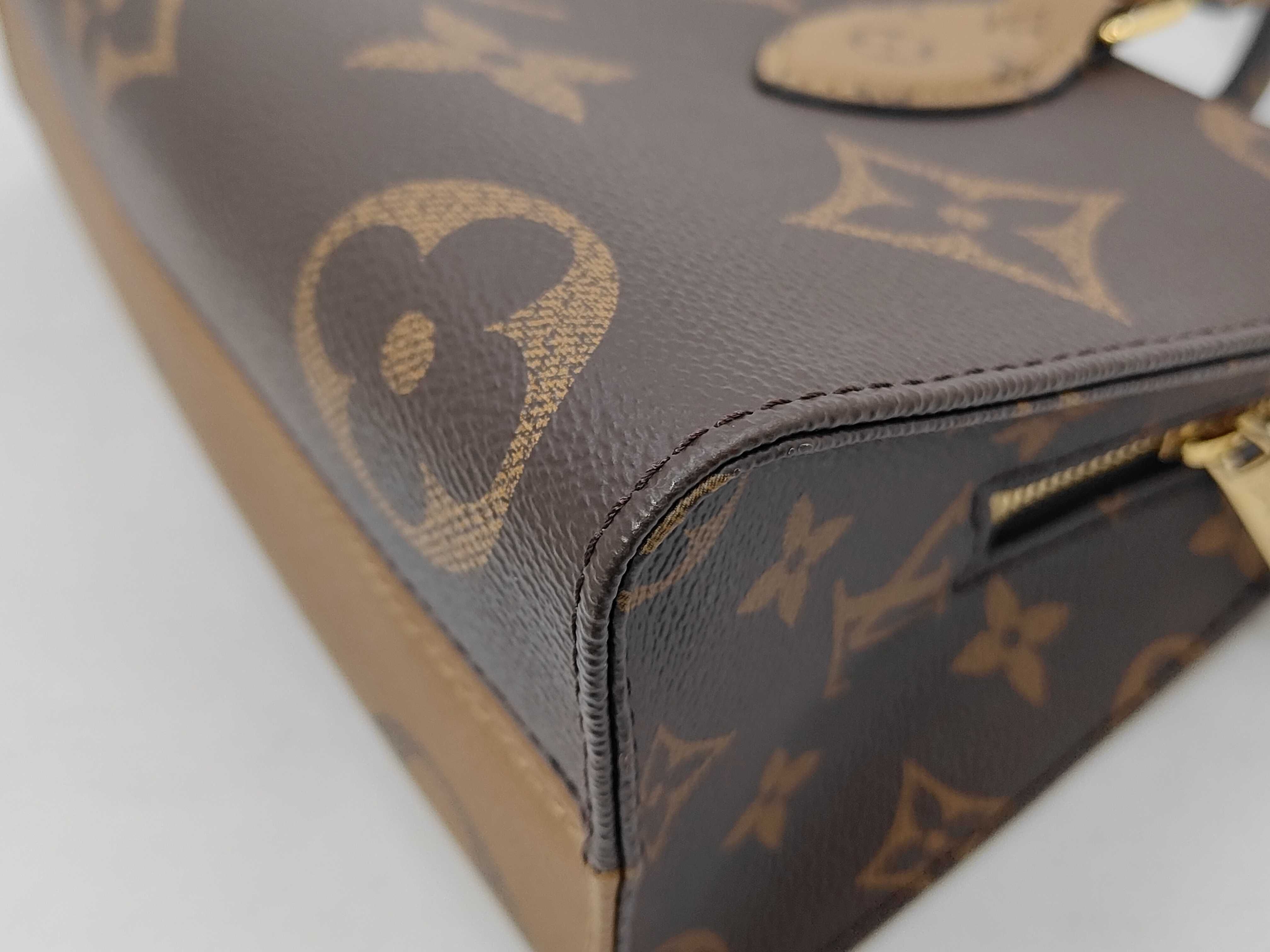M46653 OnTheGo EW Monogram Giant Handbag — view 4