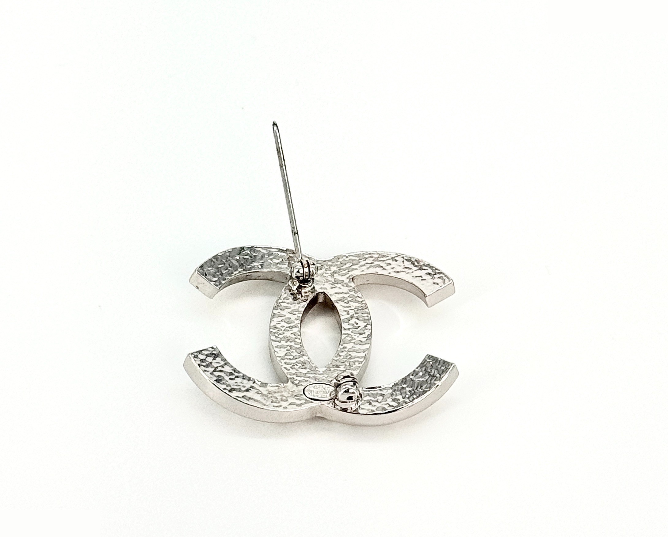 Coco Mark Pearl Silver (Precious Metal) Brooch — view 2