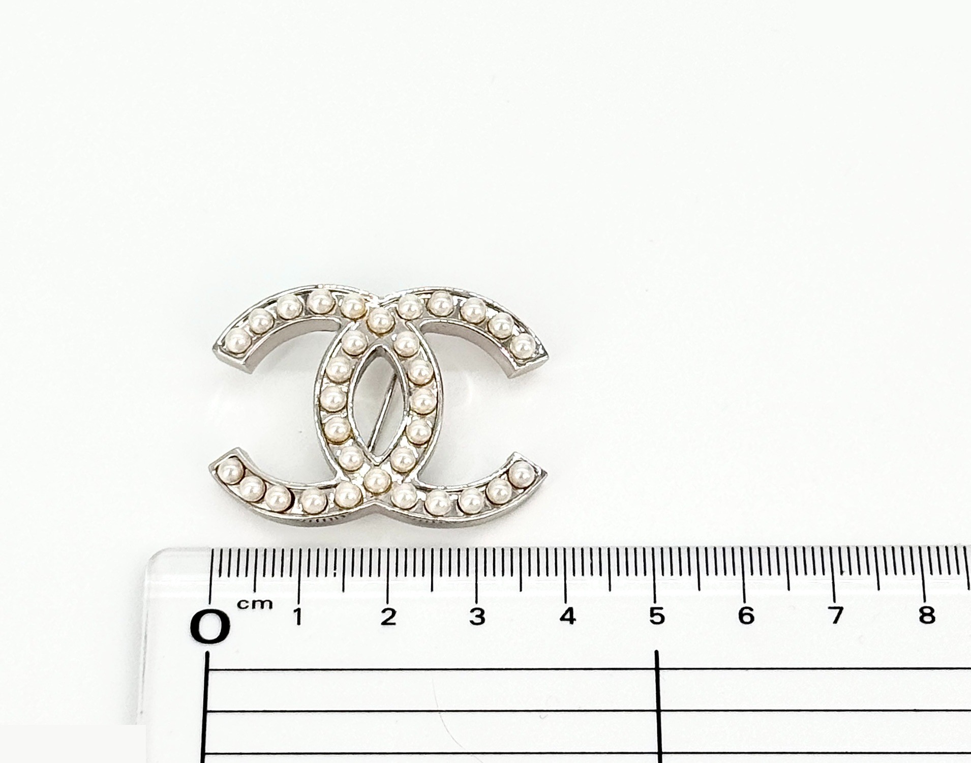 Coco Mark Pearl Silver (Precious Metal) Brooch — view 3