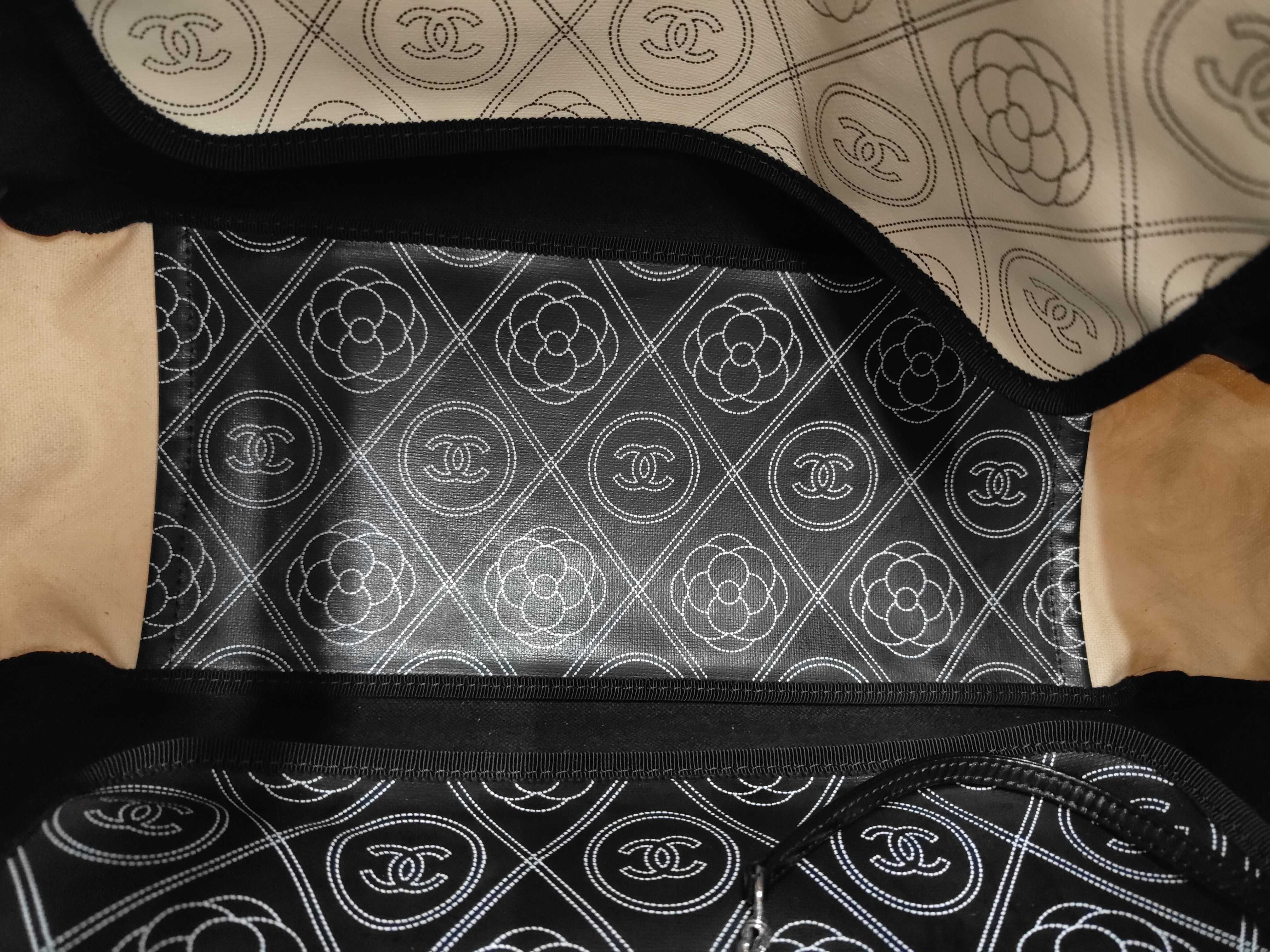 Camellia PVC x Leather Coco Mark Tote Bag — view 9