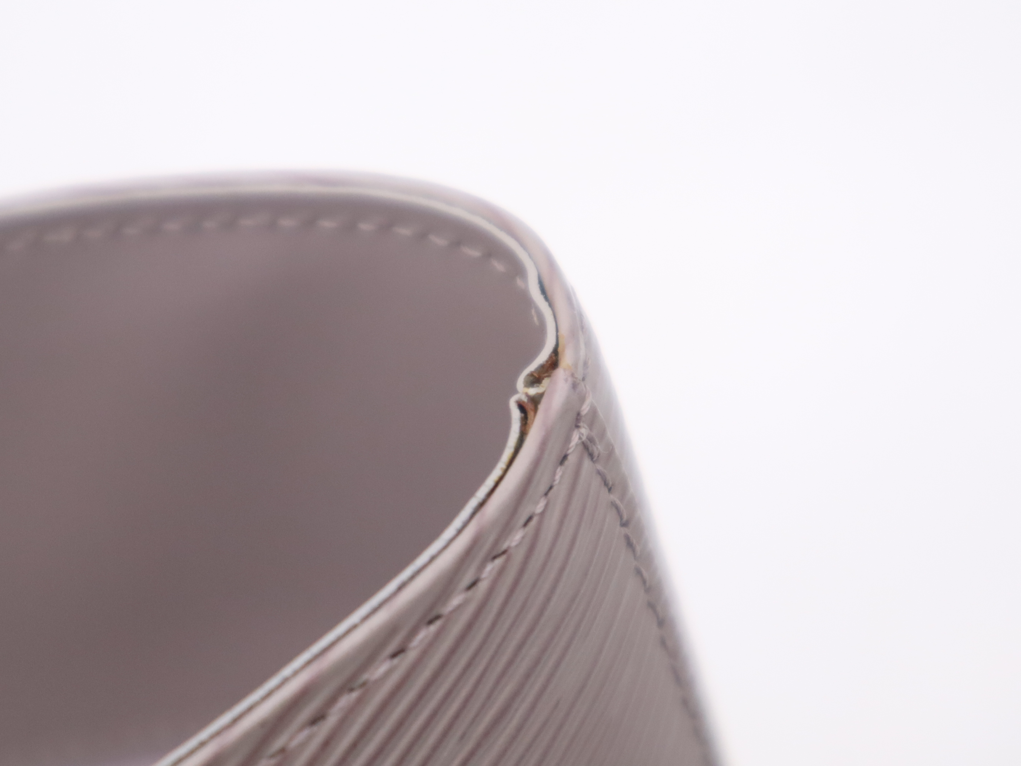 M5452B Epi Noctambure Greige Handbag — view 9