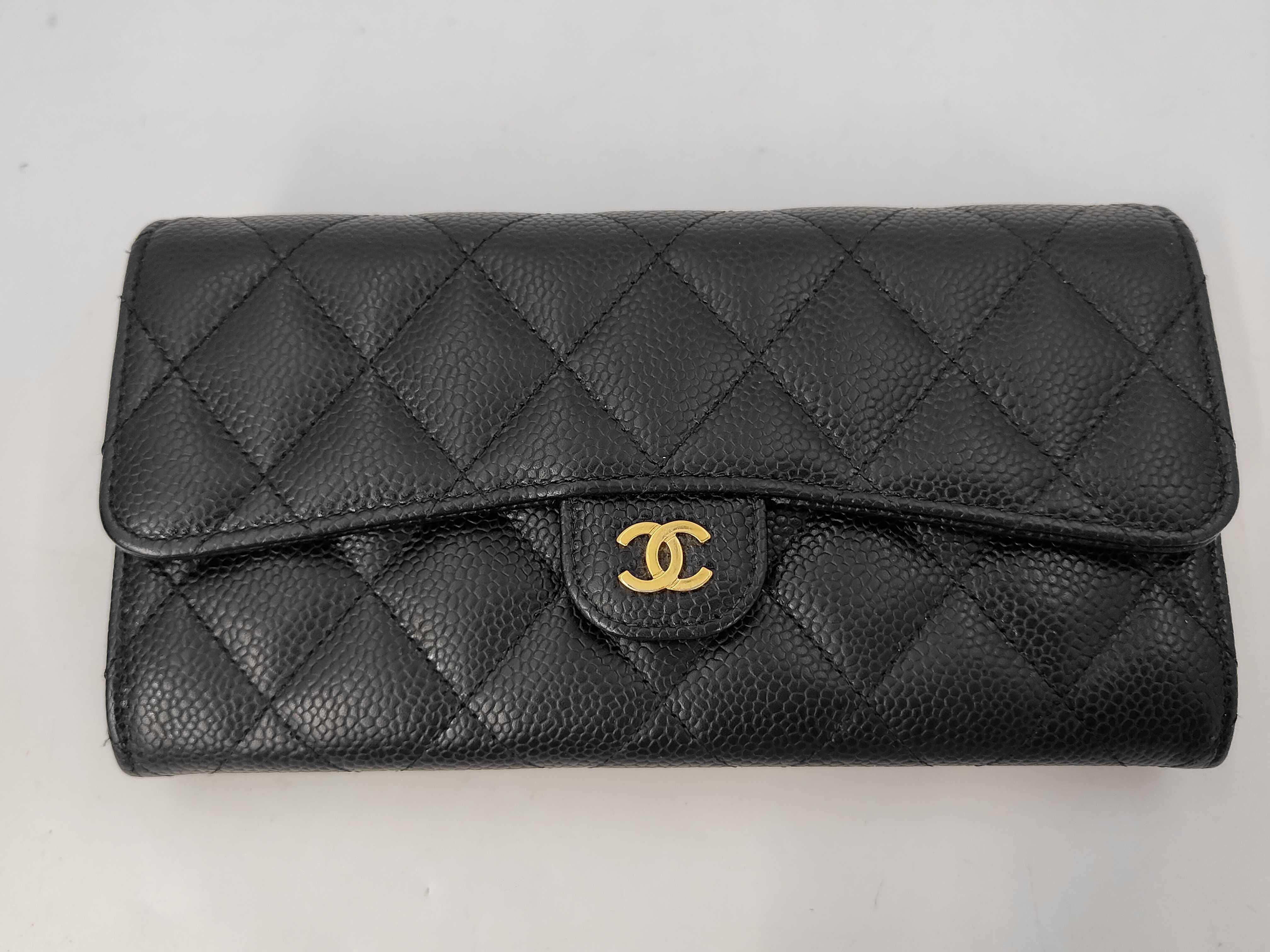 Matelassé Caviar Leather Wallet with Coco Mark