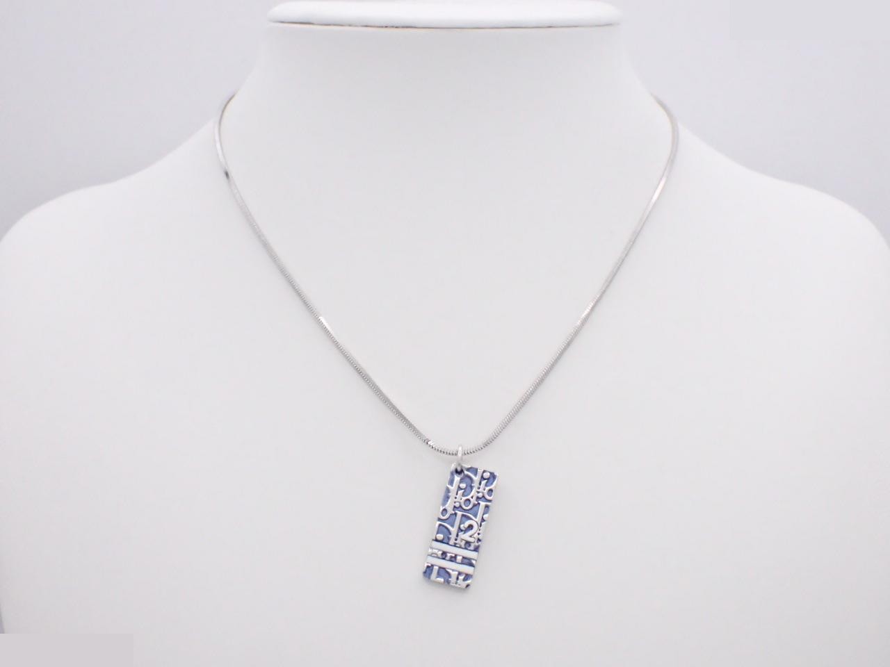 Necklace, neck circumference approximately 42 cm — view 3