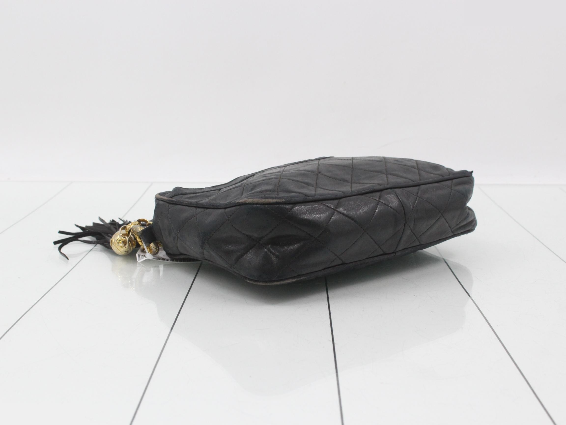 Matelassé (Bag) - Chain Shoulder Bag - Coco Mark - Black — view 5
