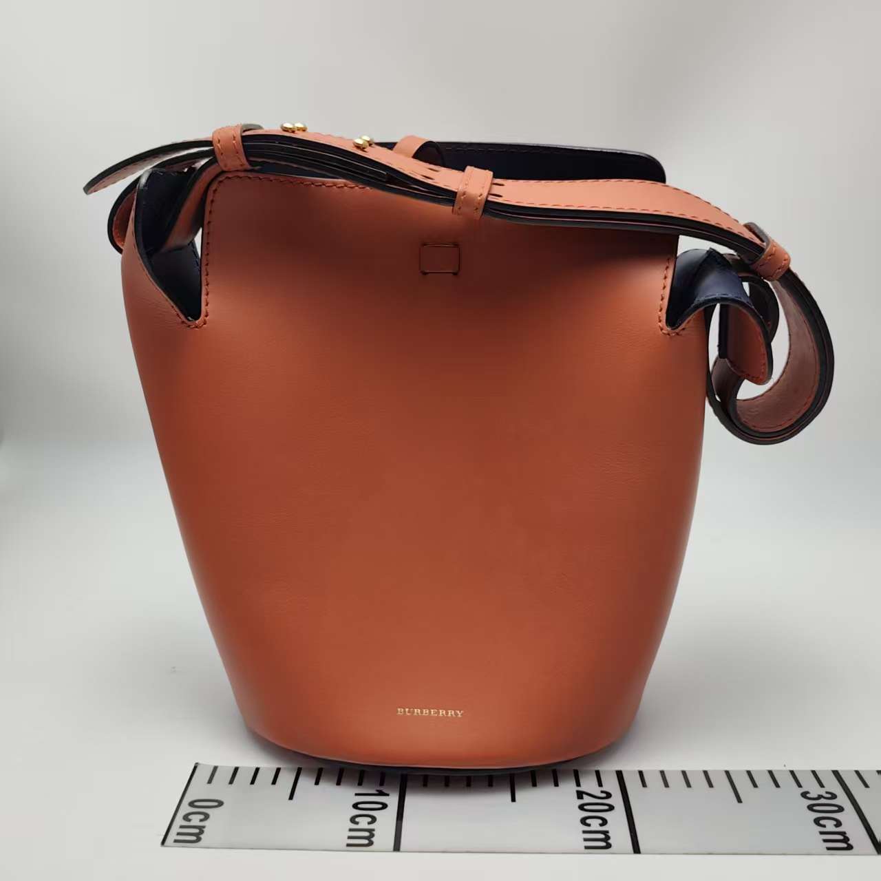 【*Shipped from: China*】BURBERRY Bucket Leather Shoulder Bag