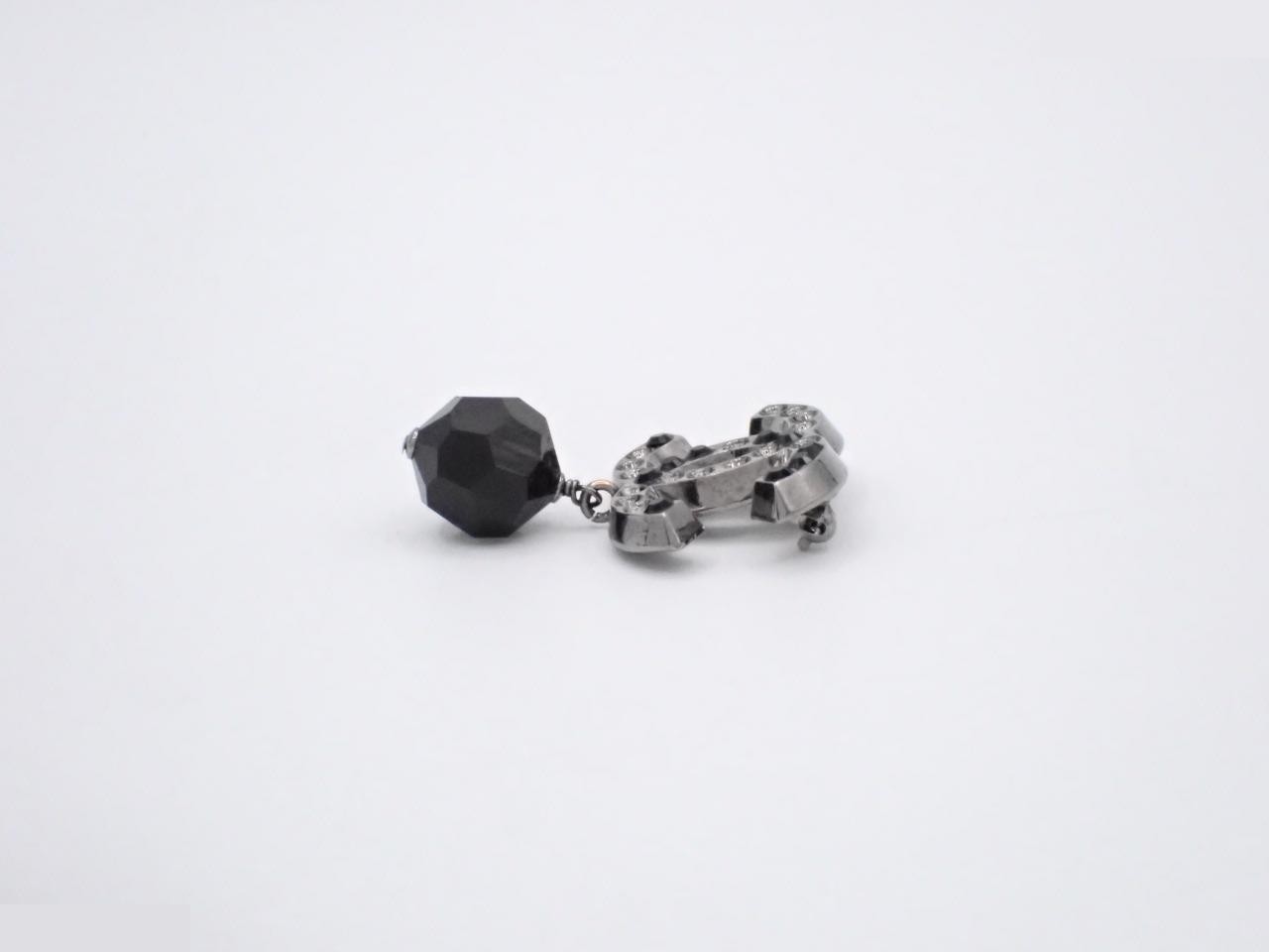 04A Vintage Classic (Precious Metal) Brooch — view 3