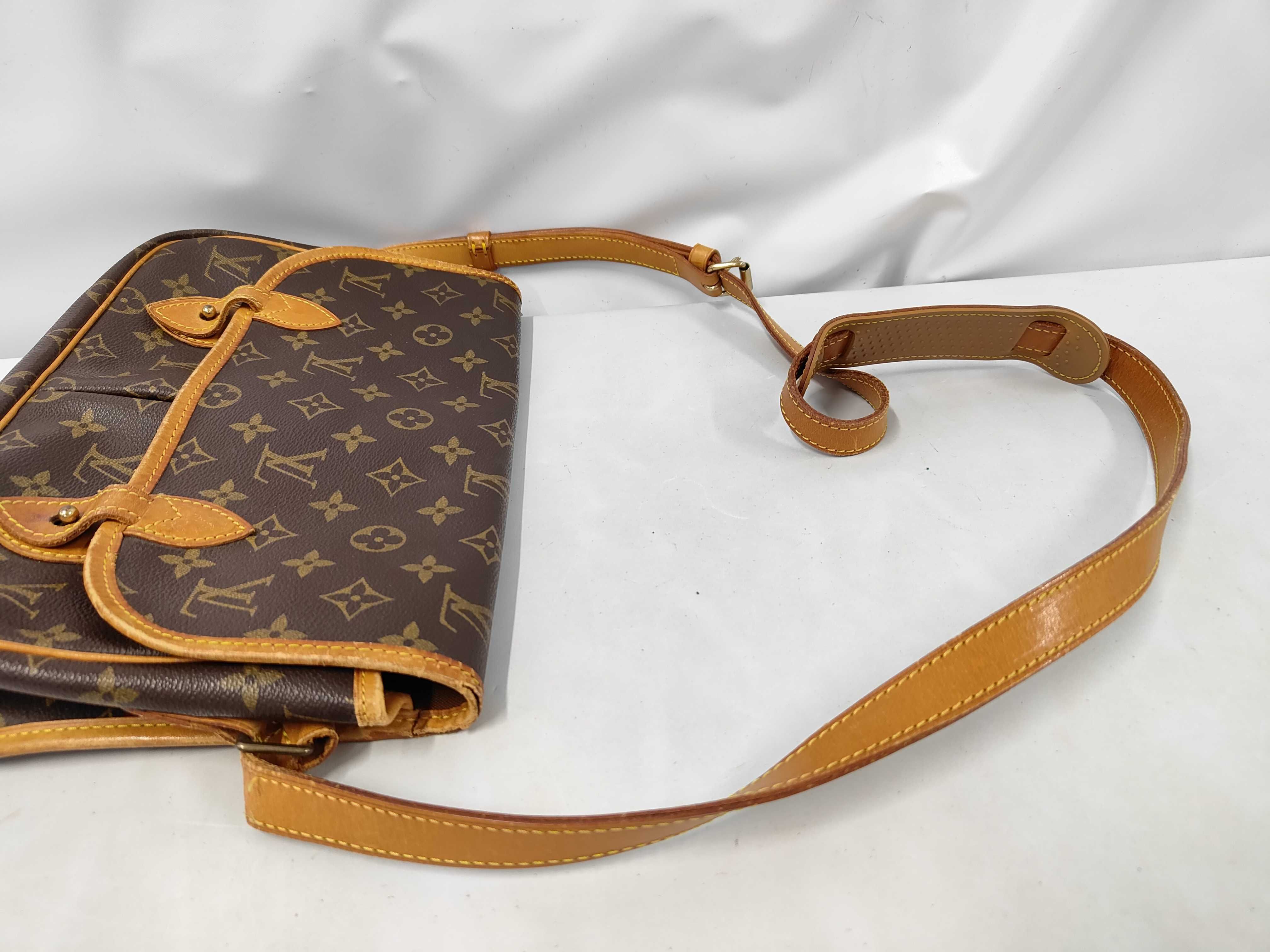 Monogram Gibeciere MM M42247 Shoulder Bag — view 5