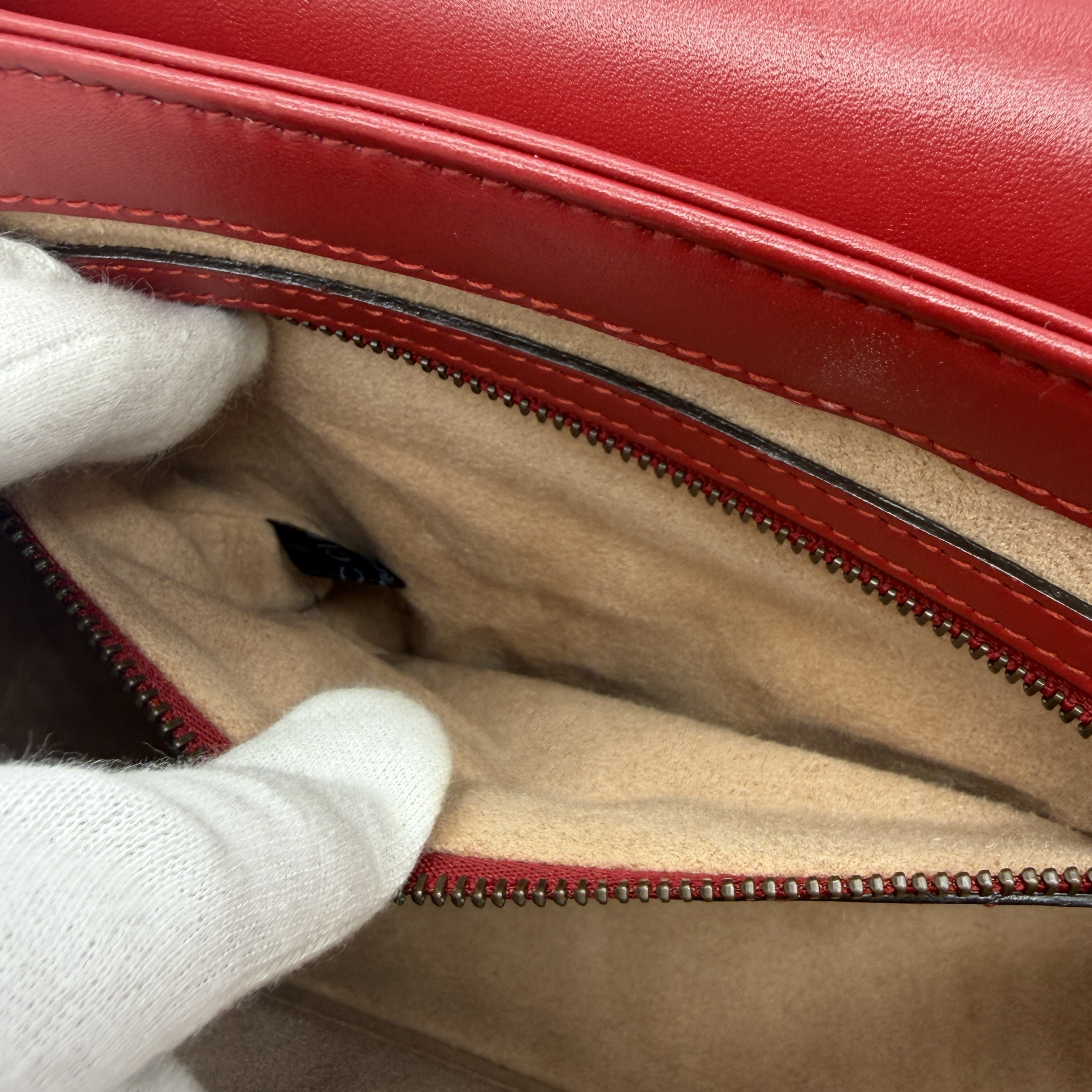Queen Margaret Bee Leather Top Handle Bag Handbag — view 12