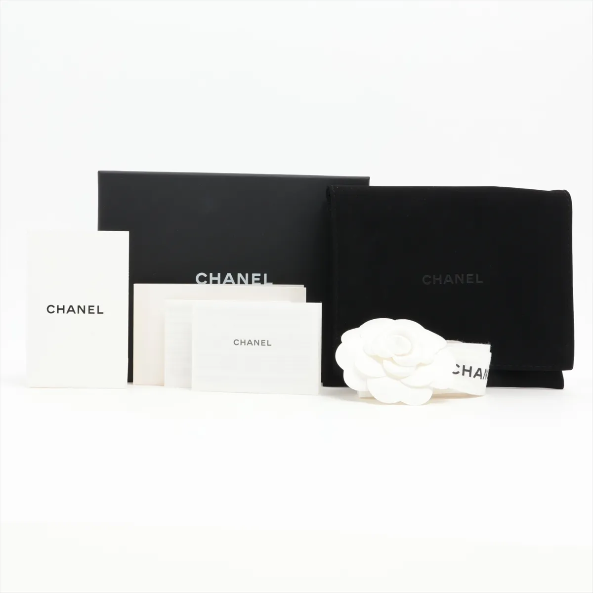 Matelasse Caviar Skin Compact Wallet Gray Silver Hardware PTPHTPA1 — view 9