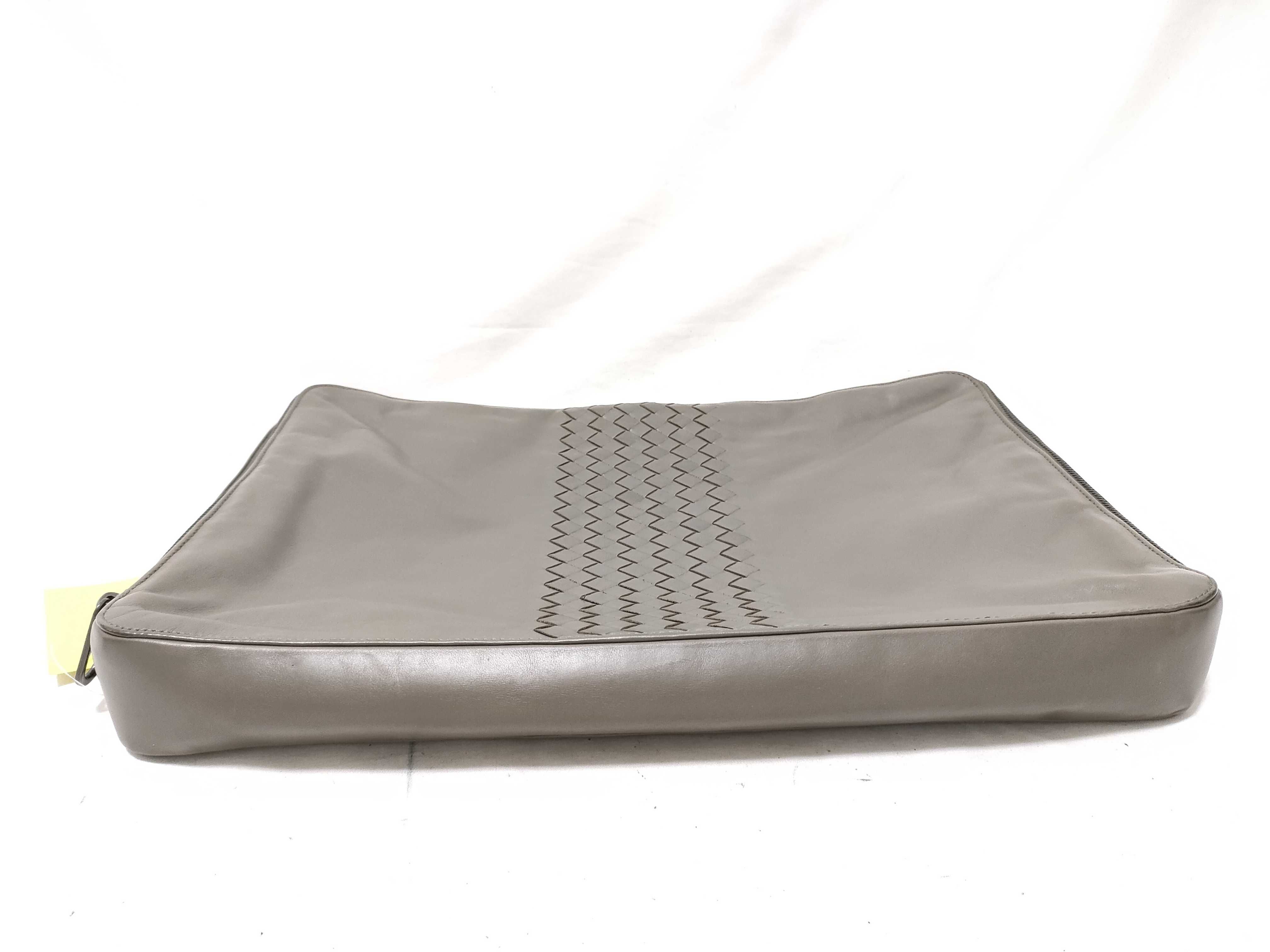 Intrecciato Second Bag Clutch Bag — view 5