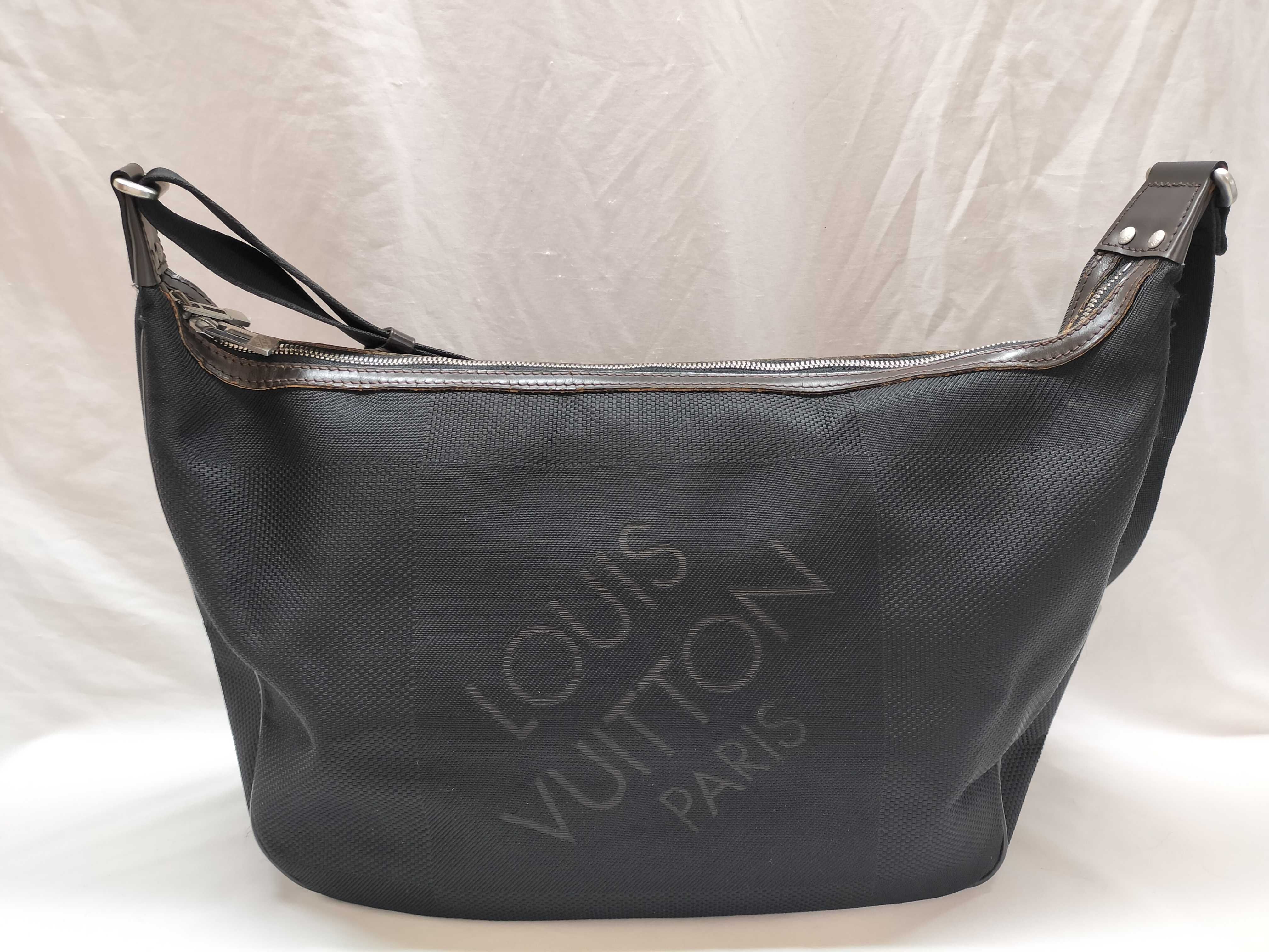 Damier Géant Explorer M93616 Handbag