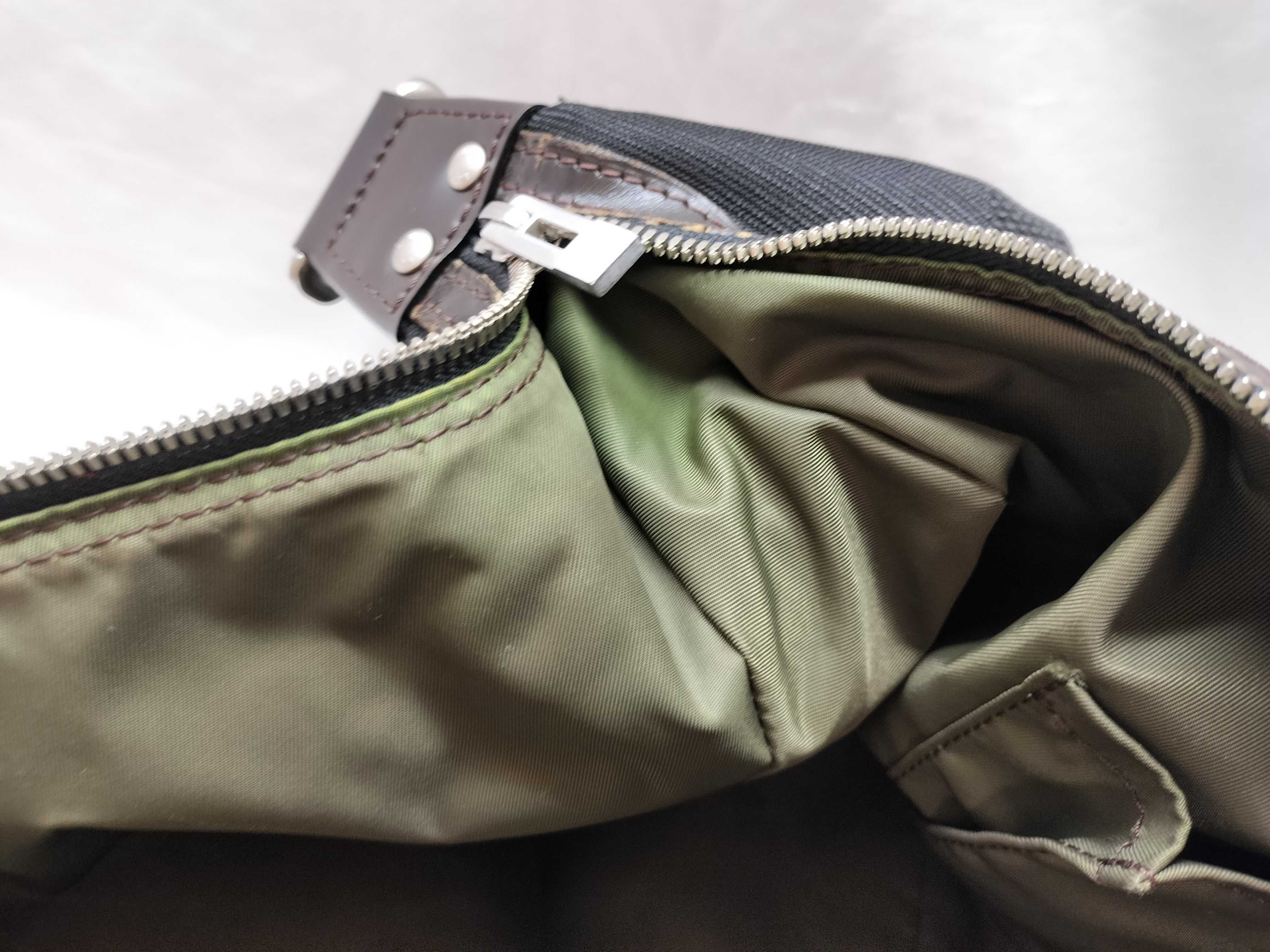 Damier Géant Explorer M93616 Handbag — view 12