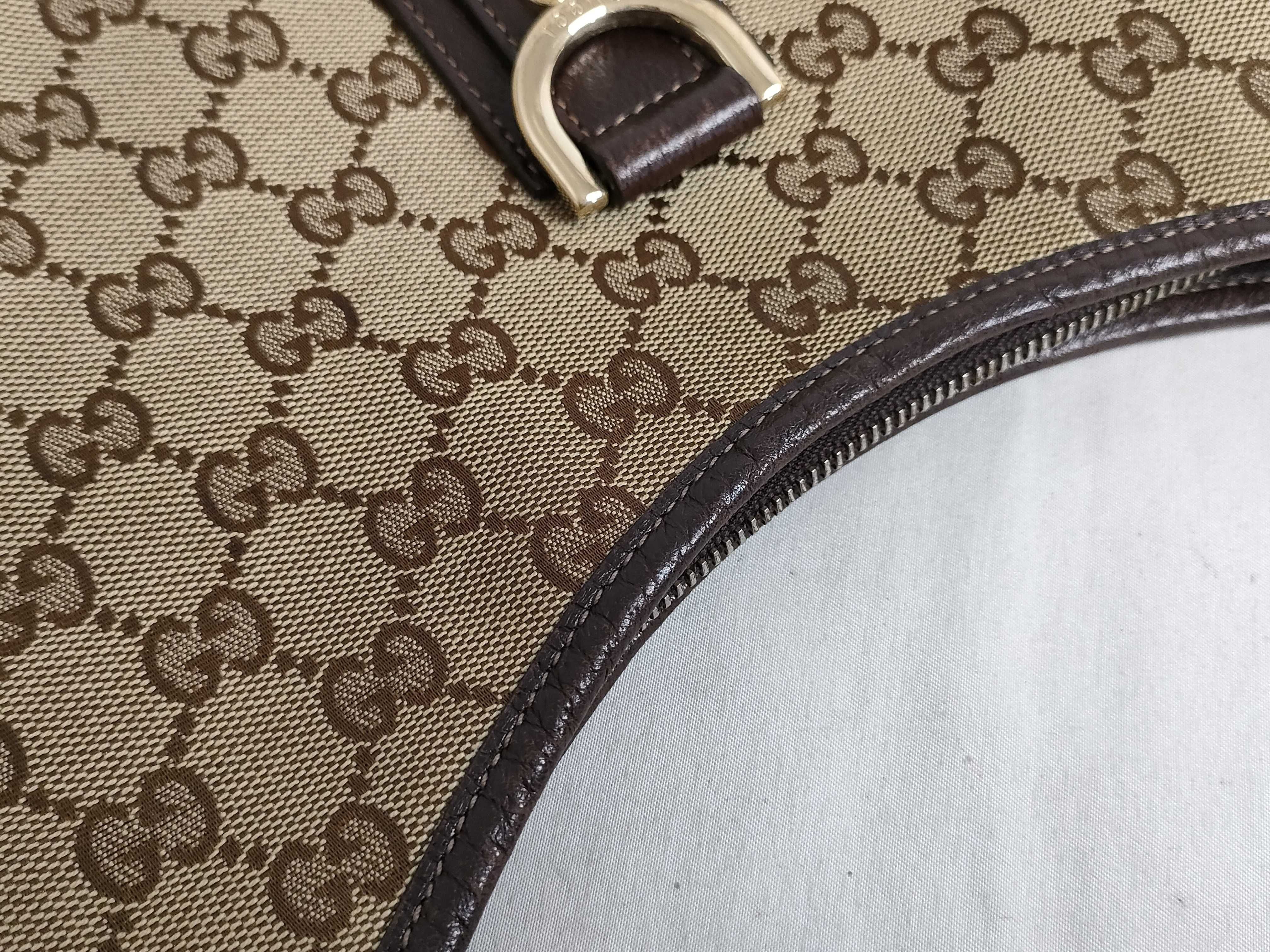 GG Canvas Shoulder Bag — view 15