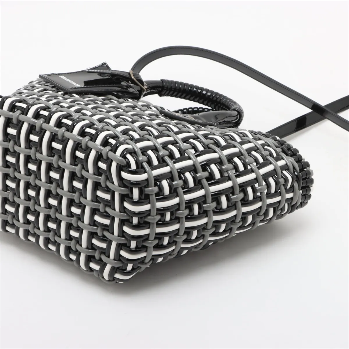 Bistro Basket Bag XS Patent Leather Handbag Black x White 671342 — view 3