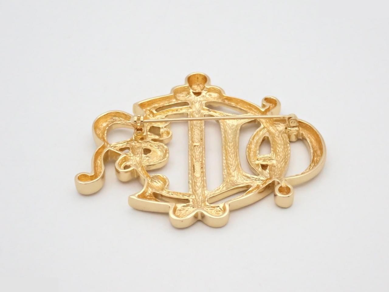 Gold Brooch Case — view 2