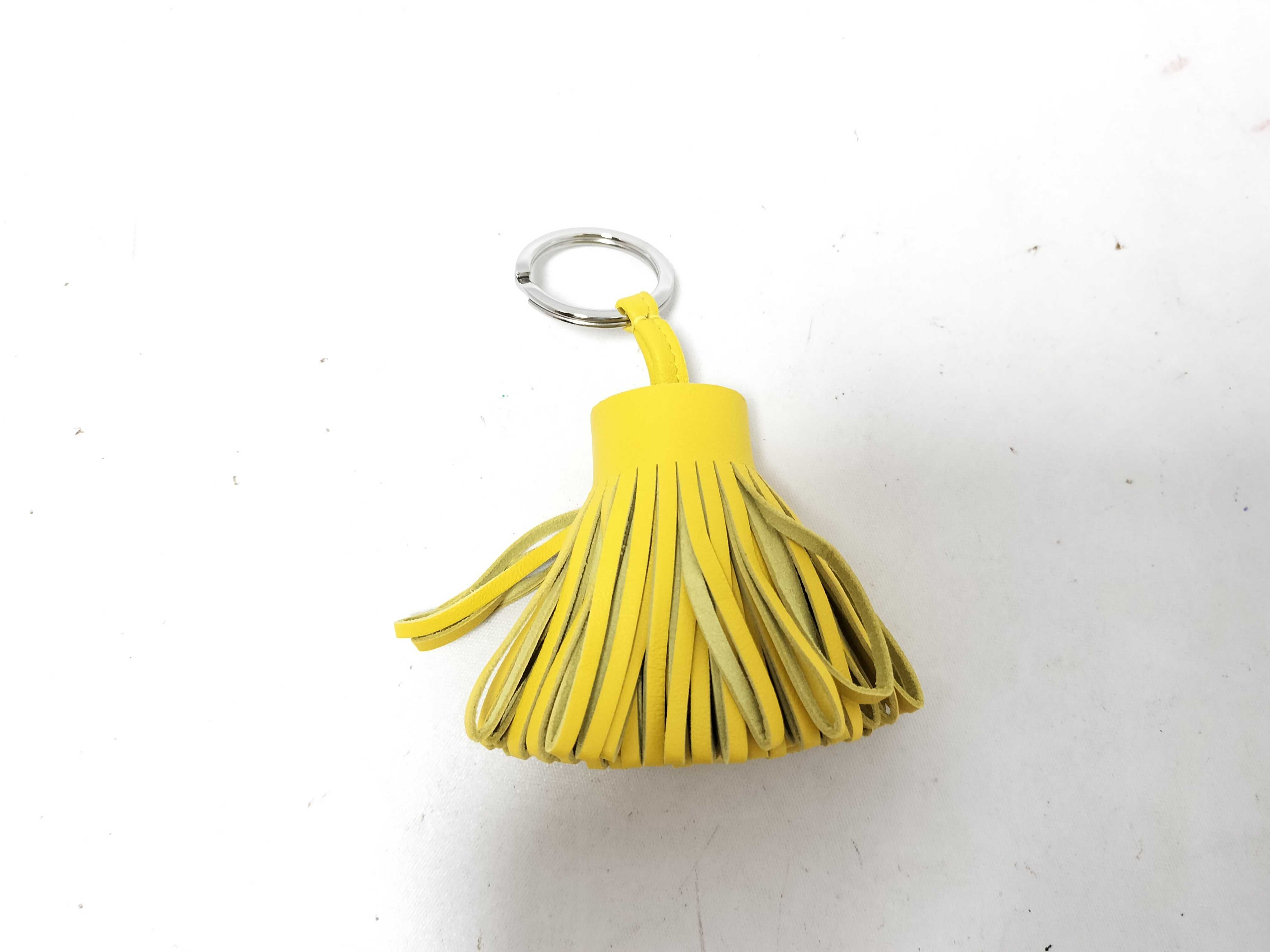 Carmen K-stamp charm, Agneau Milo yellow, key case — view 4