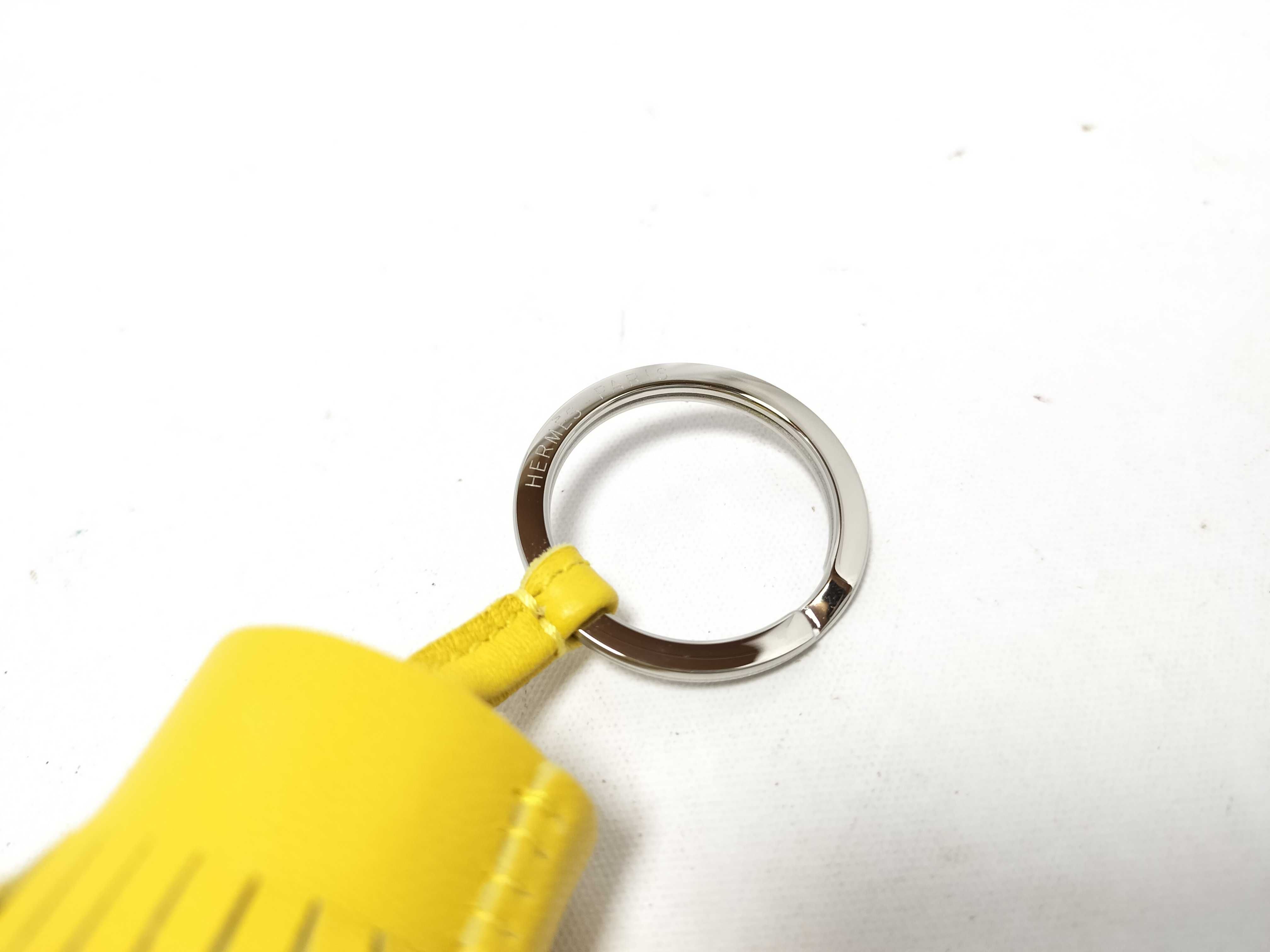 Carmen K-stamp charm, Agneau Milo yellow, key case — view 6