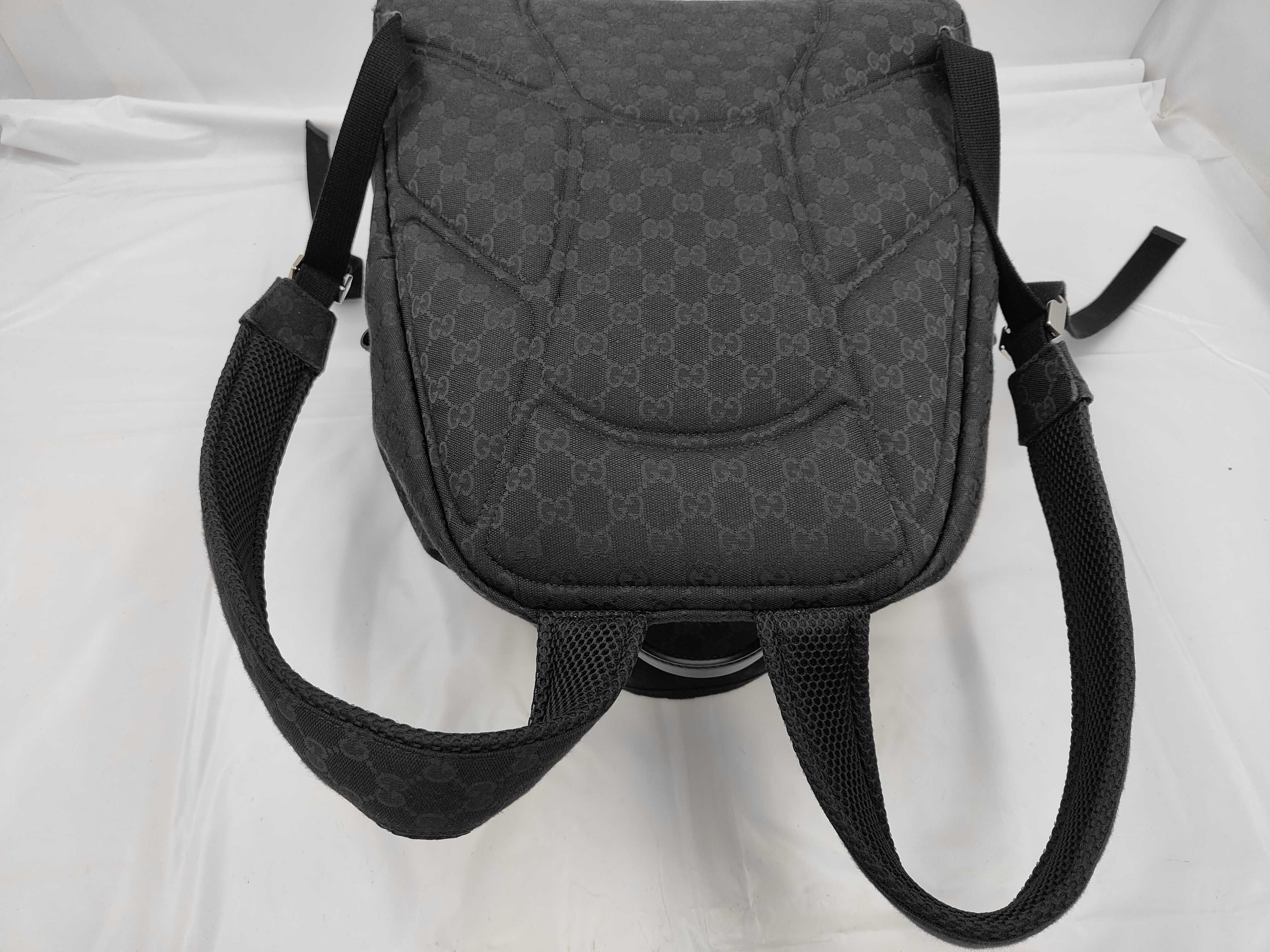 824624/520981 GG Canvas Medium Backpack, Black with Silver Hardware, Canvas with Leather Logo on Bottom, Rucksack — view 3