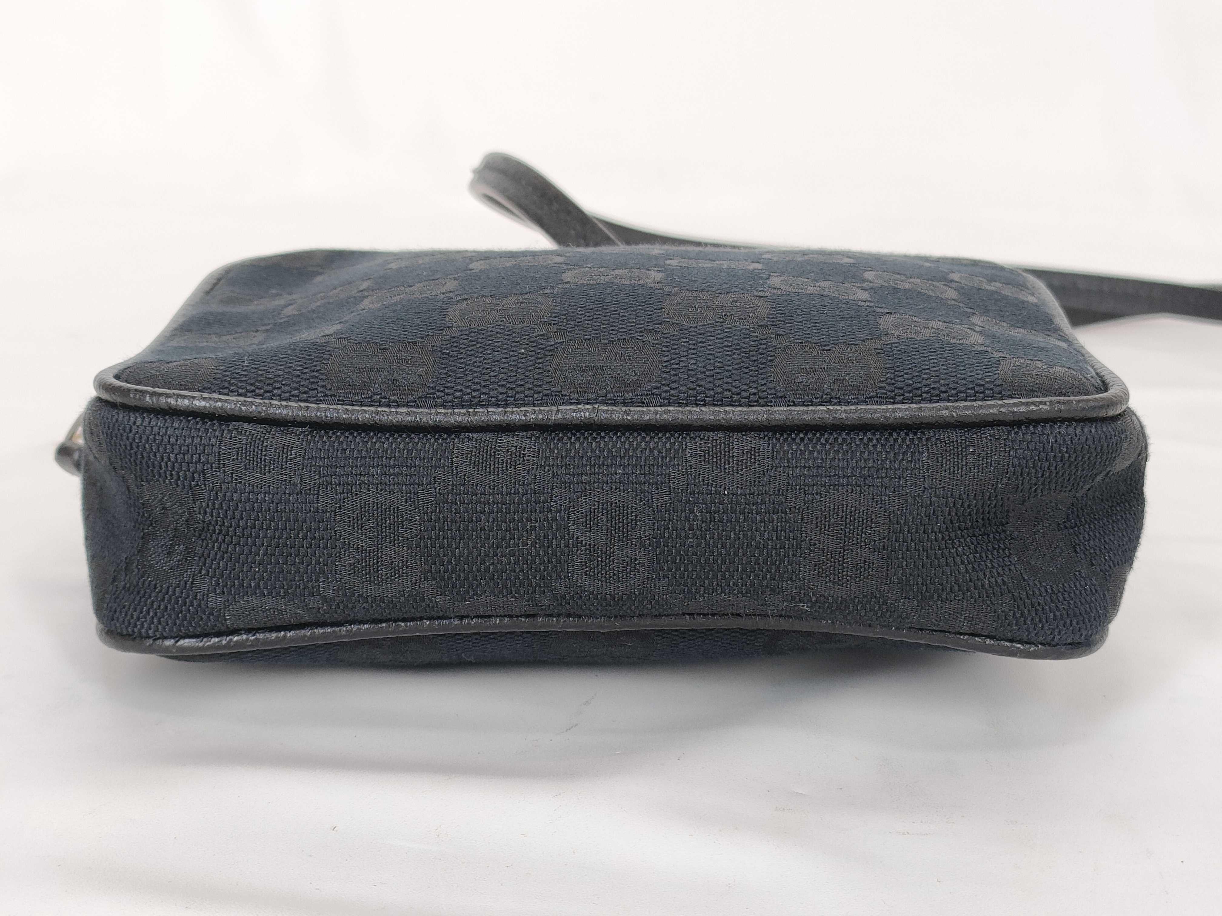 GG Canvas Mini Shoulder Bag Pouch 120975 Shoulder Bag — view 8