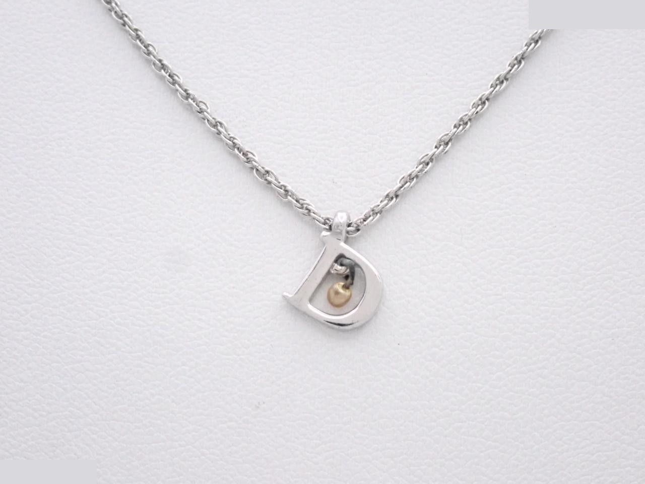 Necklace, chain approximately 46 cm