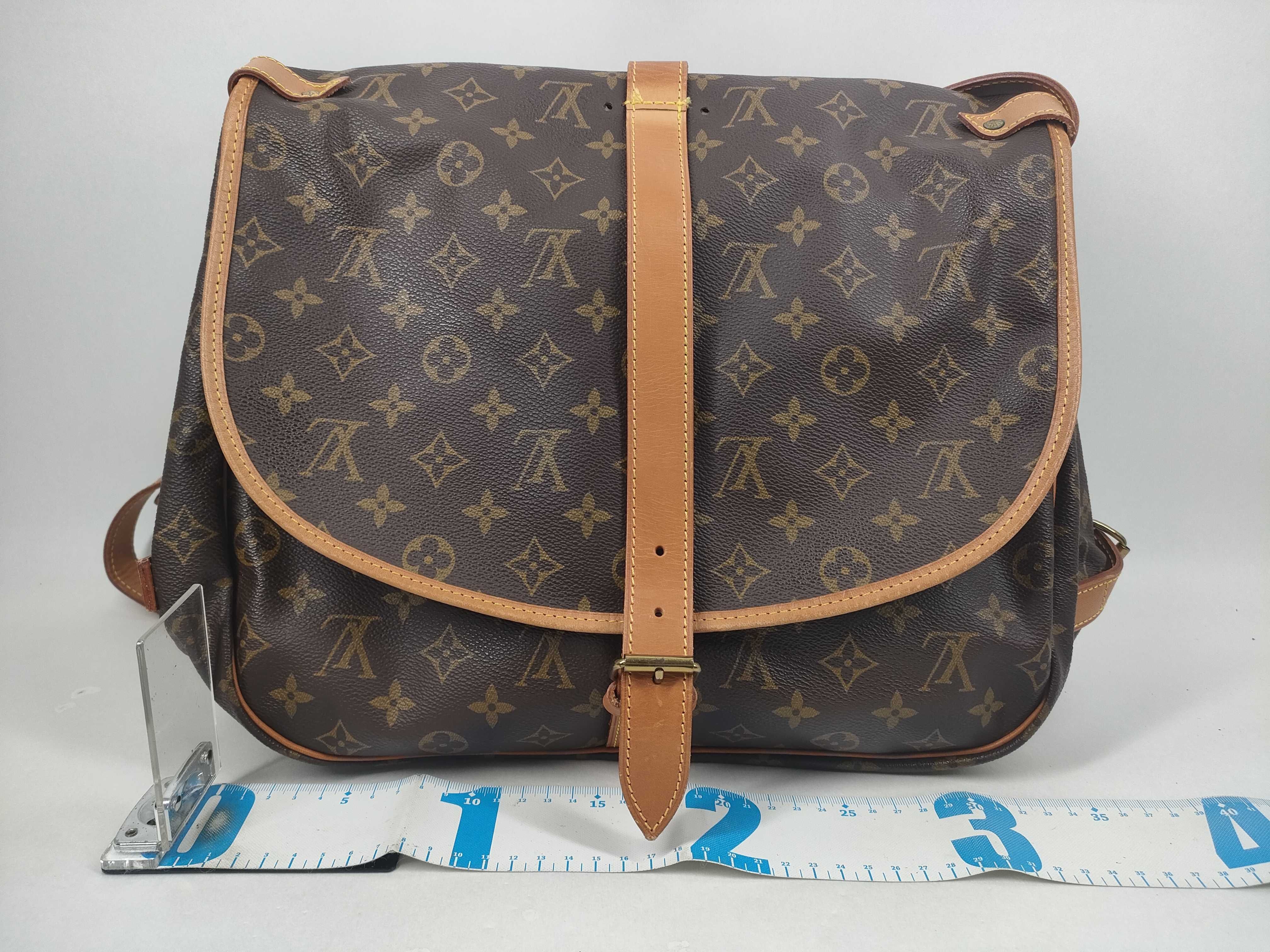LV Monogram Saumur AR0970 Shoulder Bag — view 2