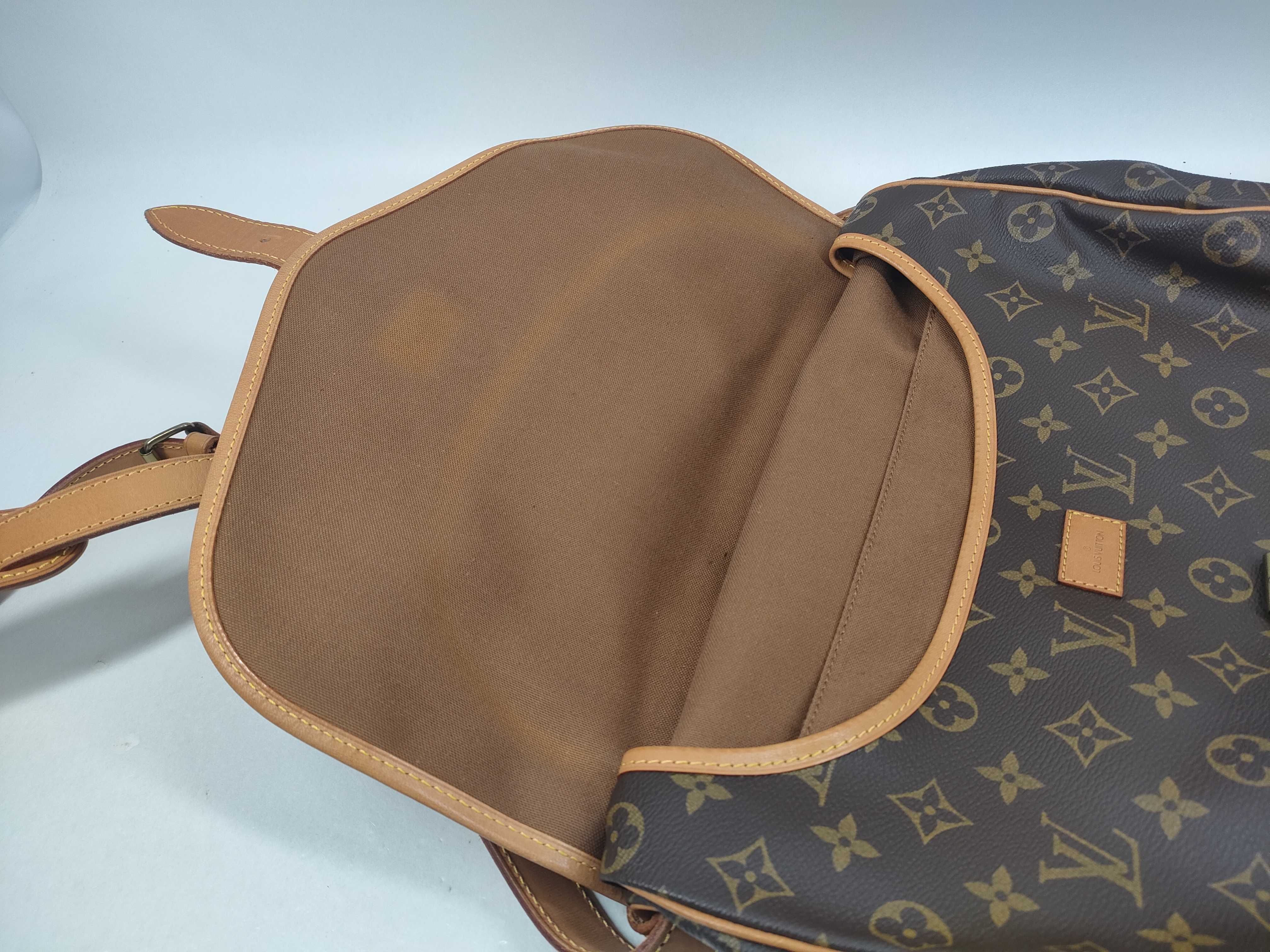 LV Monogram Saumur AR0970 Shoulder Bag — view 12