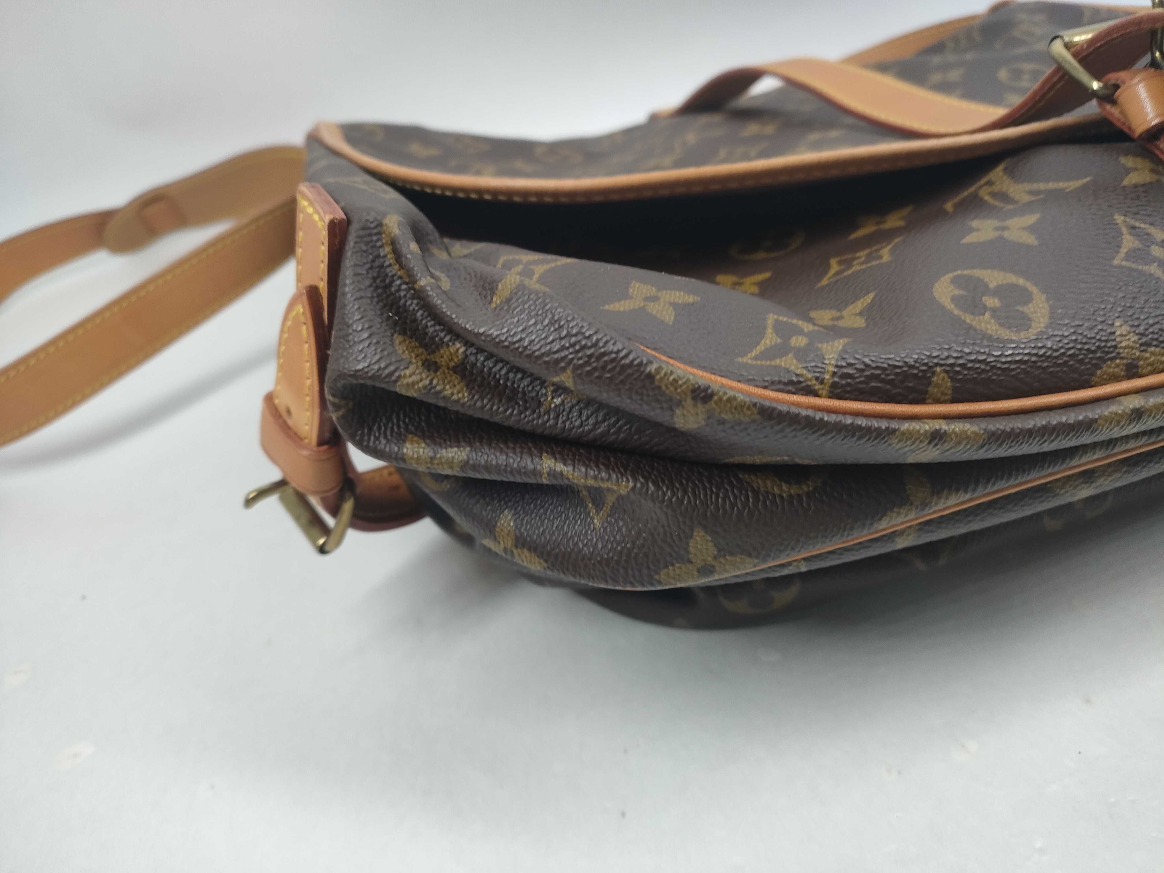 LV Monogram Saumur AR0970 Shoulder Bag — view 4