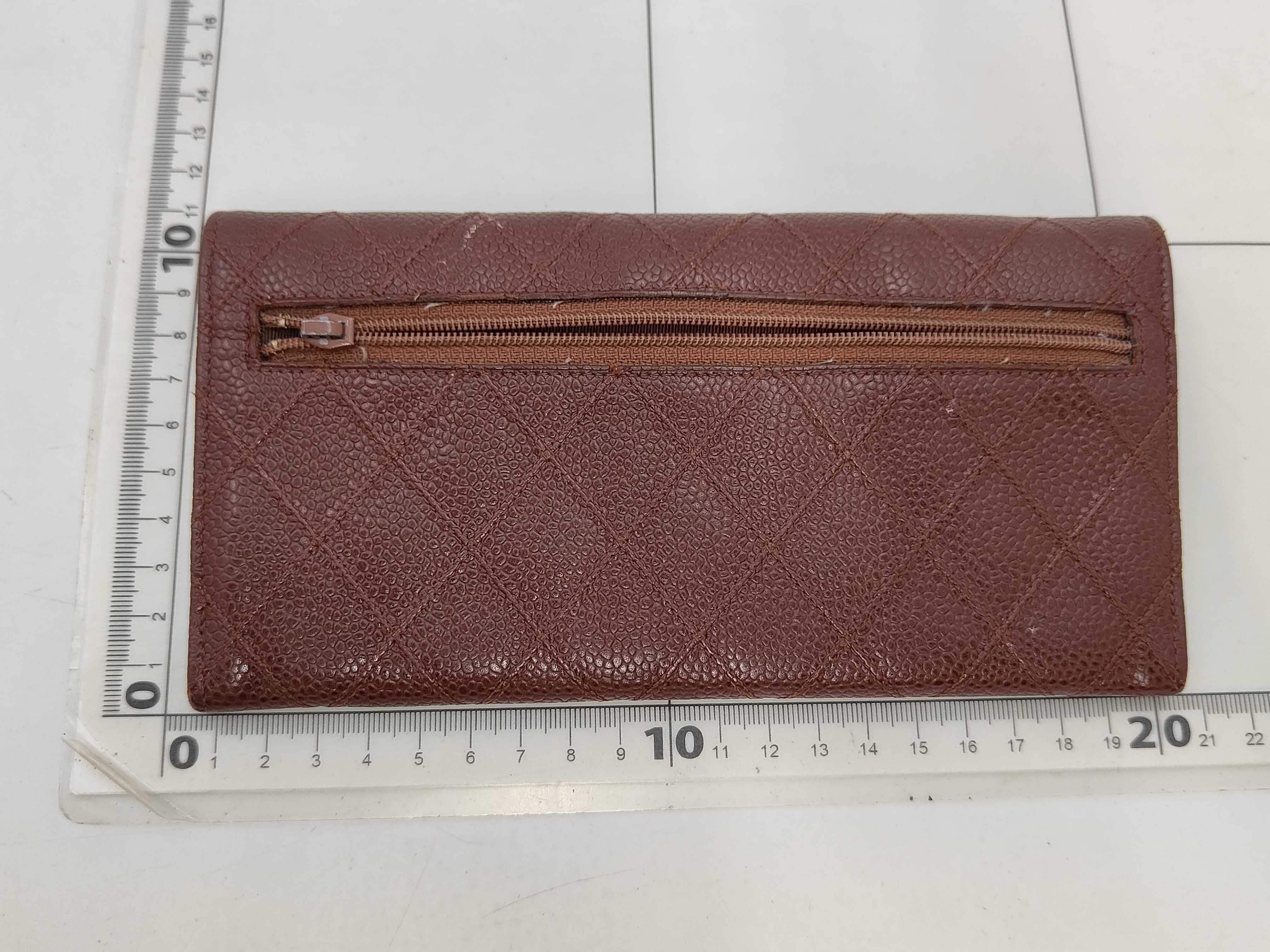 long wallet, with sticker, serial number in the 4th range. — view 2