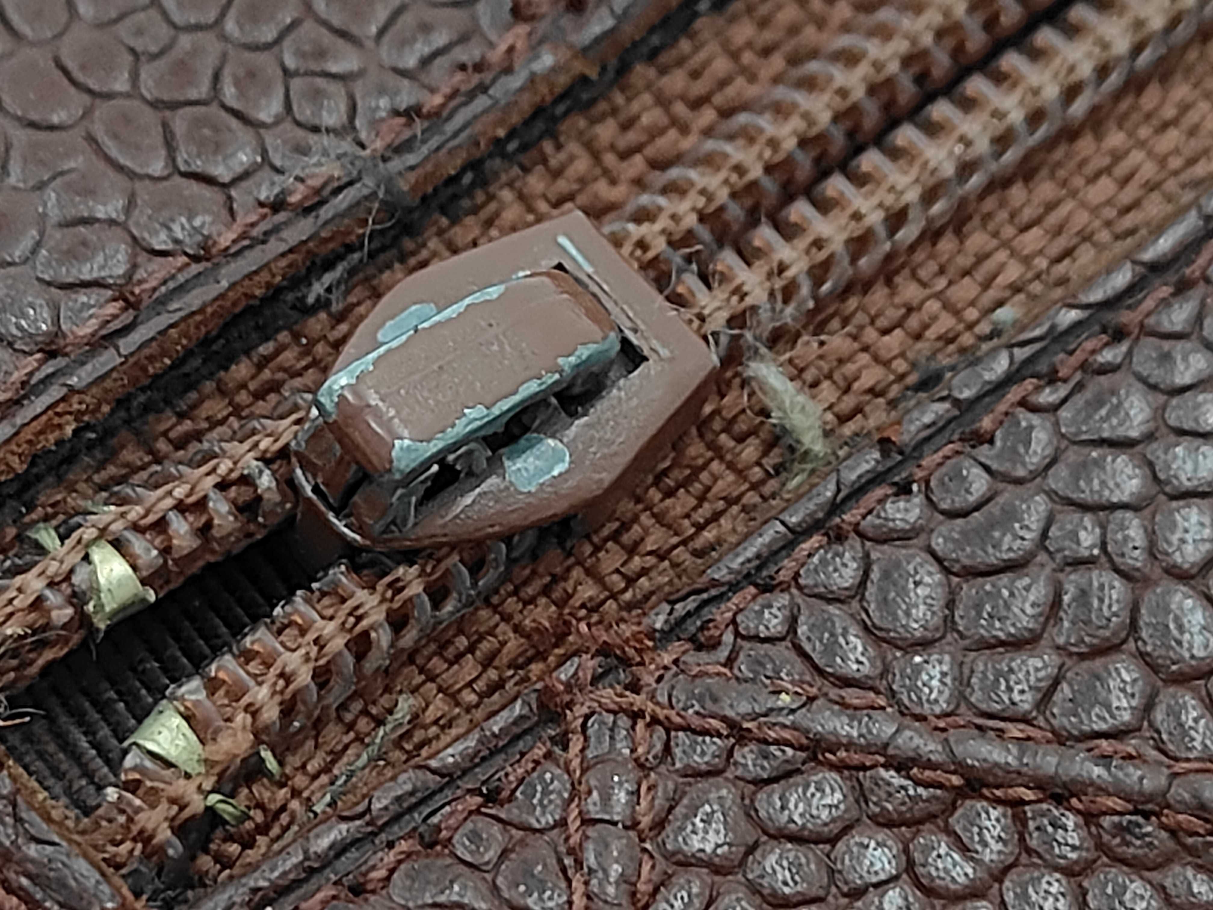 long wallet, with sticker, serial number in the 4th range. — view 3