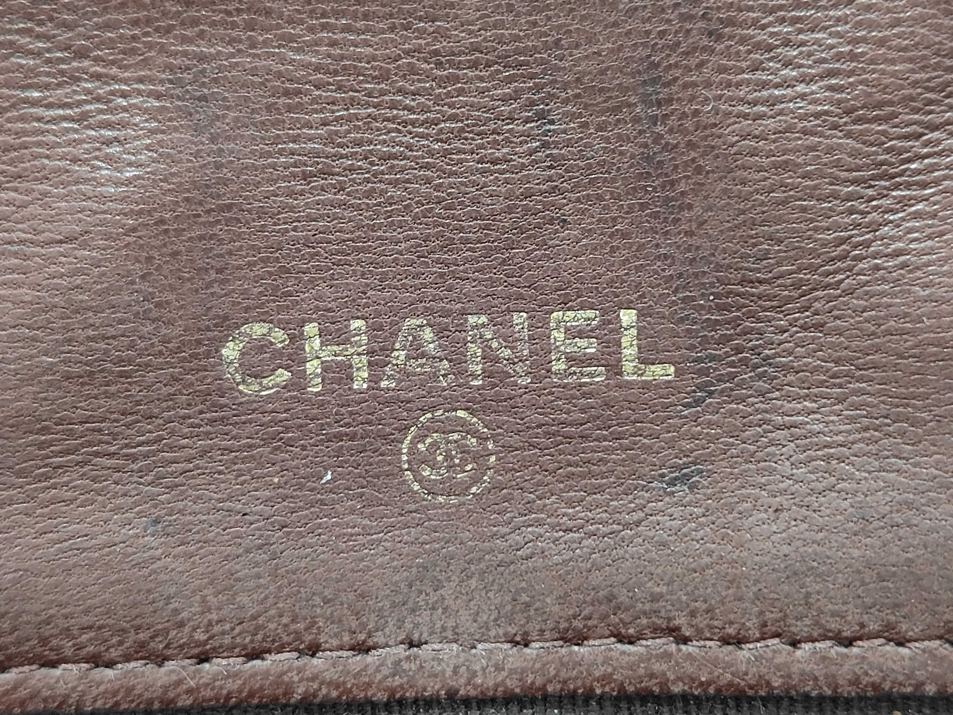 long wallet, with sticker, serial number in the 4th range. — view 9