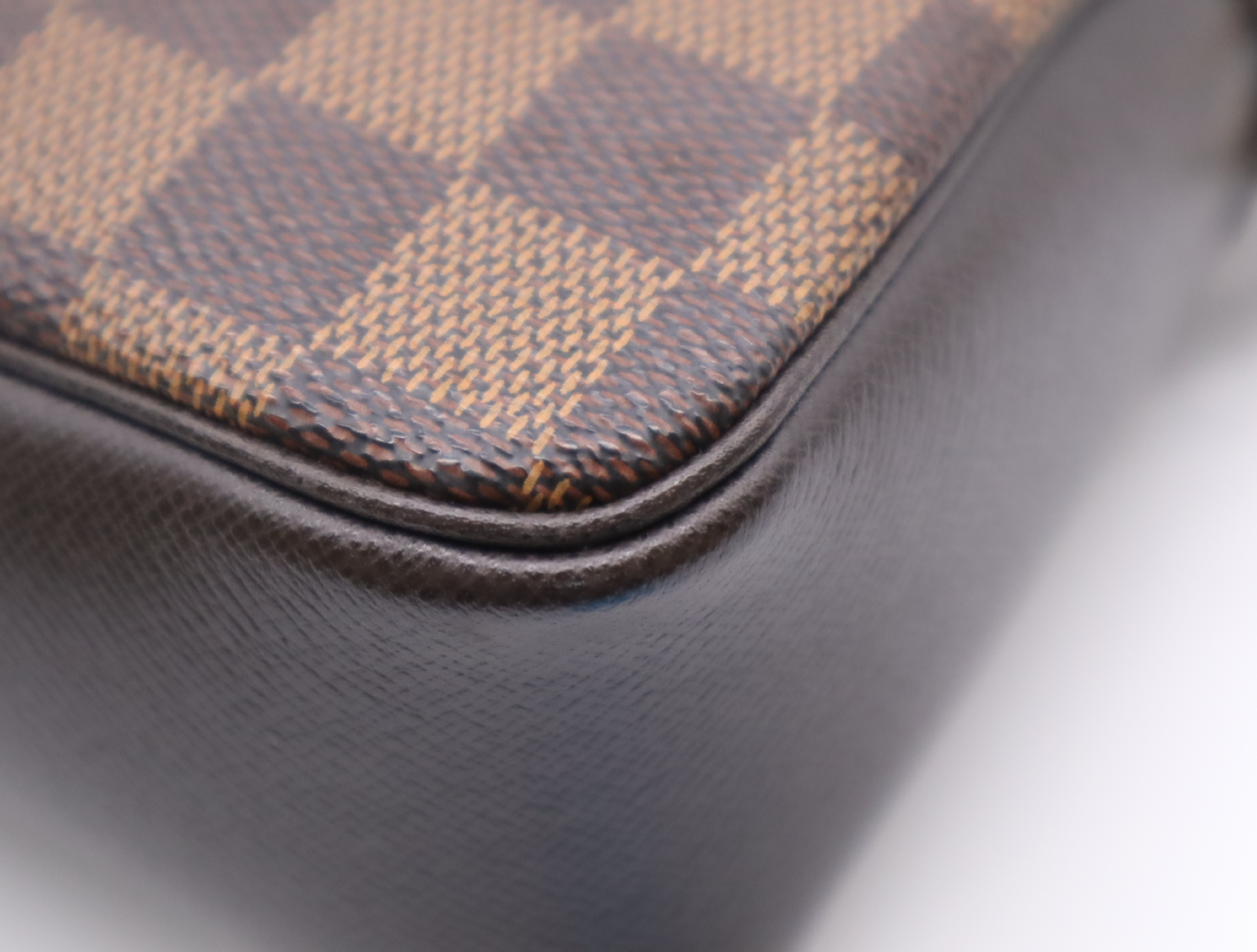 N51982 Damier Trouse Makeup Pouch — view 7