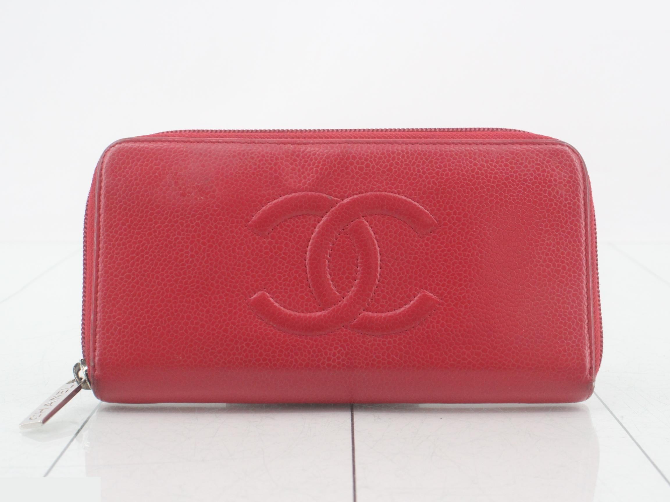Caviar leather round zipper wallet