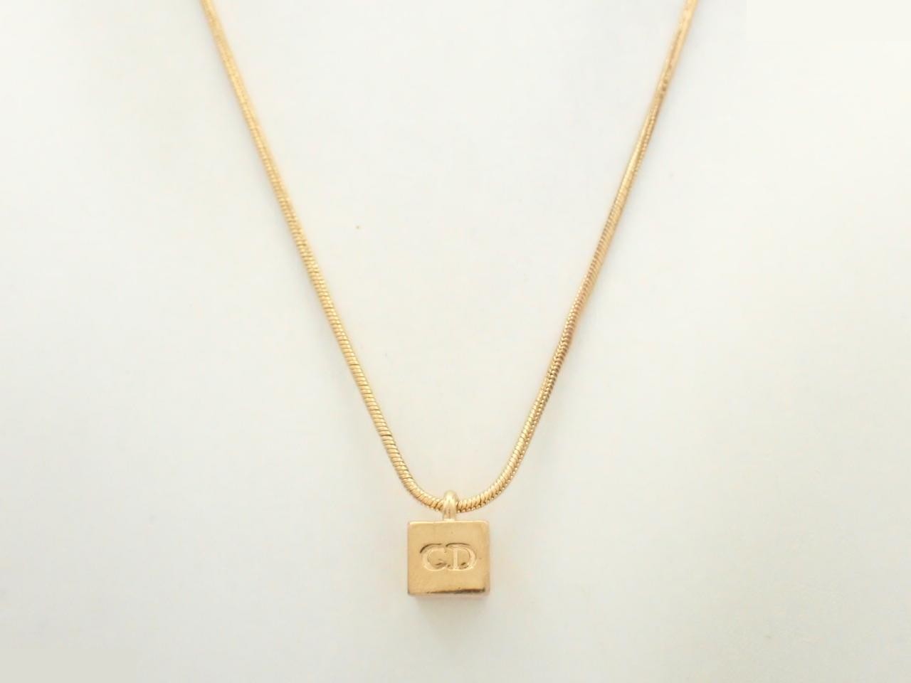 Other lines: Precious metal necklaces and pendants, chain approximately 42cm. — view 3